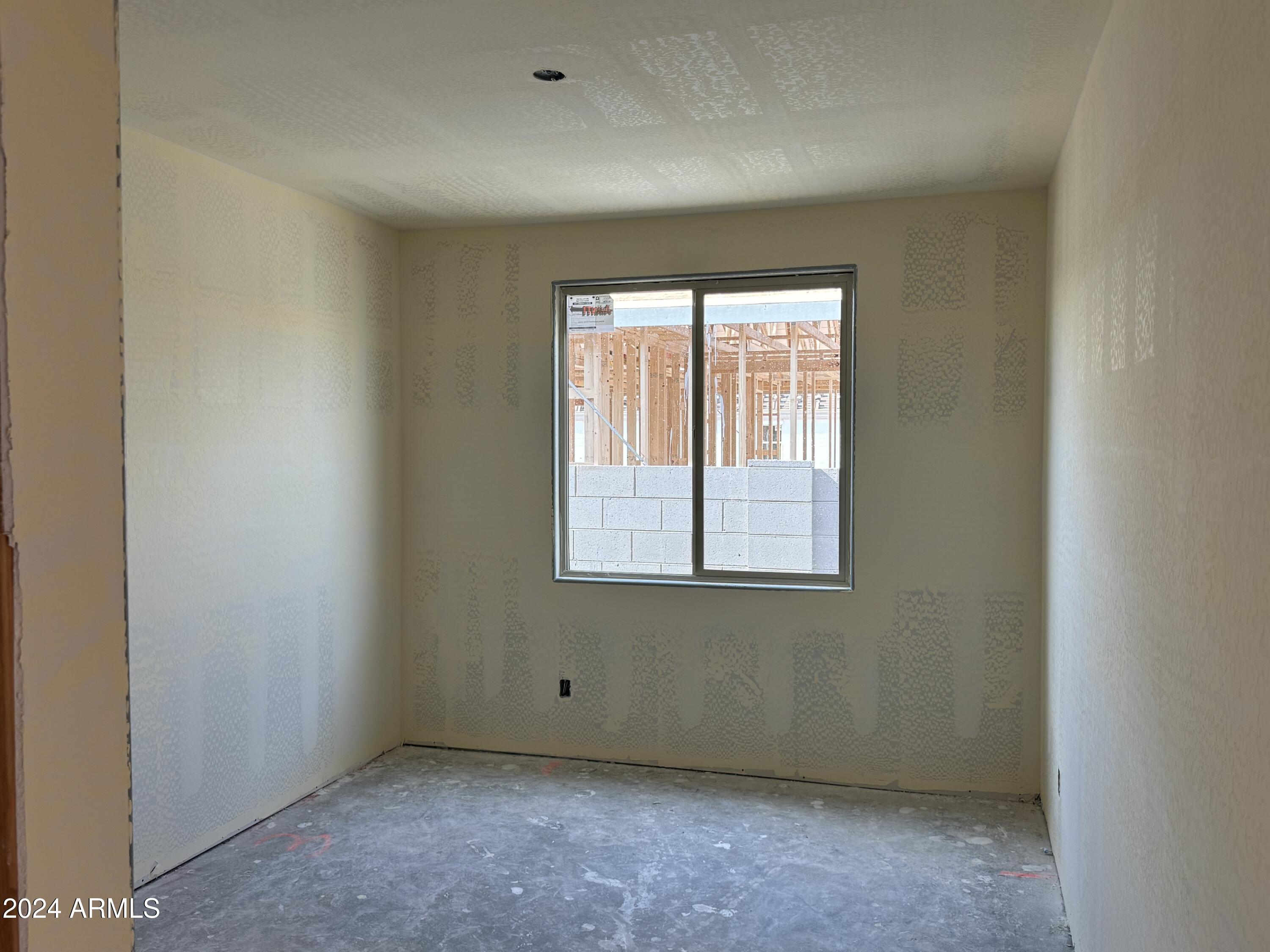 5539 W MCNEIL Street