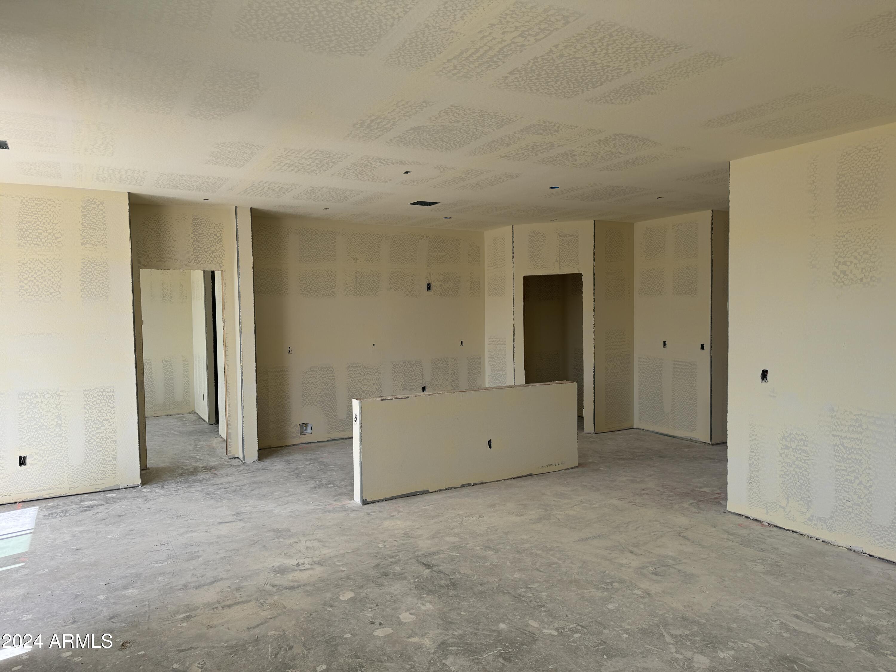 5539 W MCNEIL Street