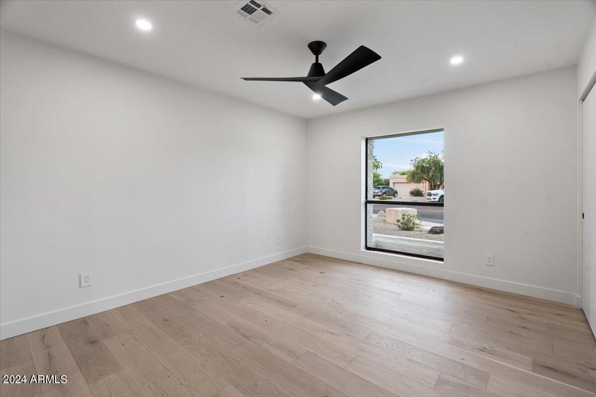 10043 N 106TH Place