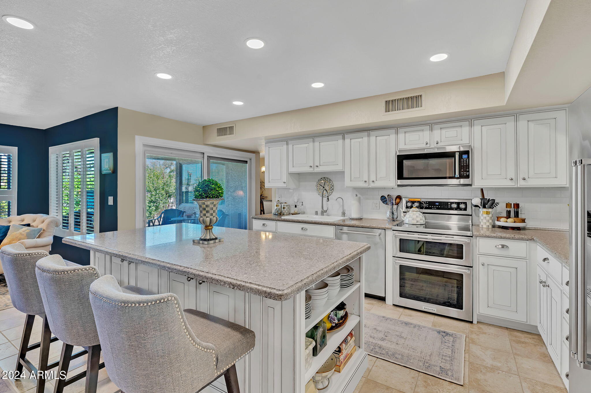 8084 E DEL LATON Drive