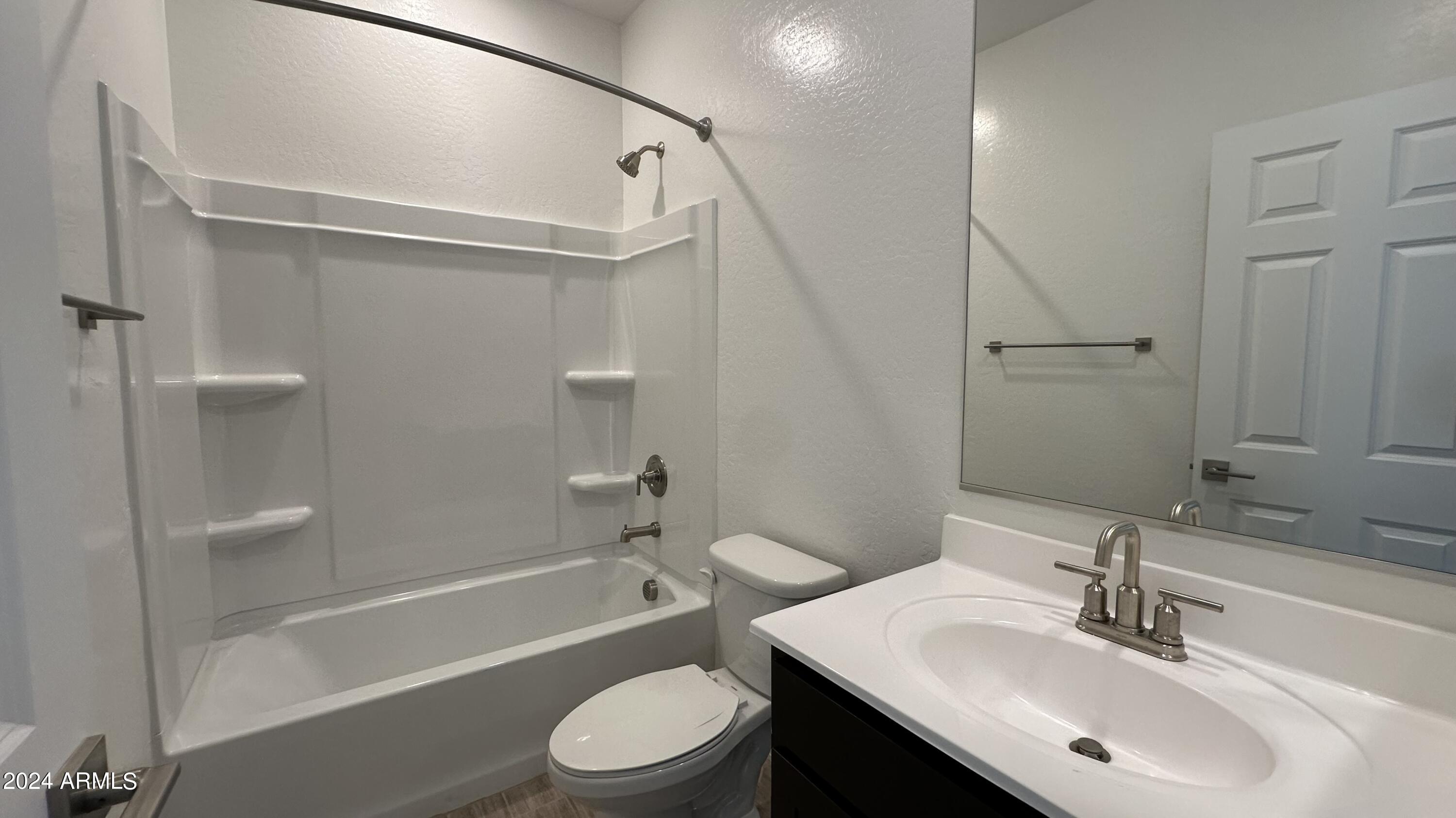 4165 E BRADFORD Avenue