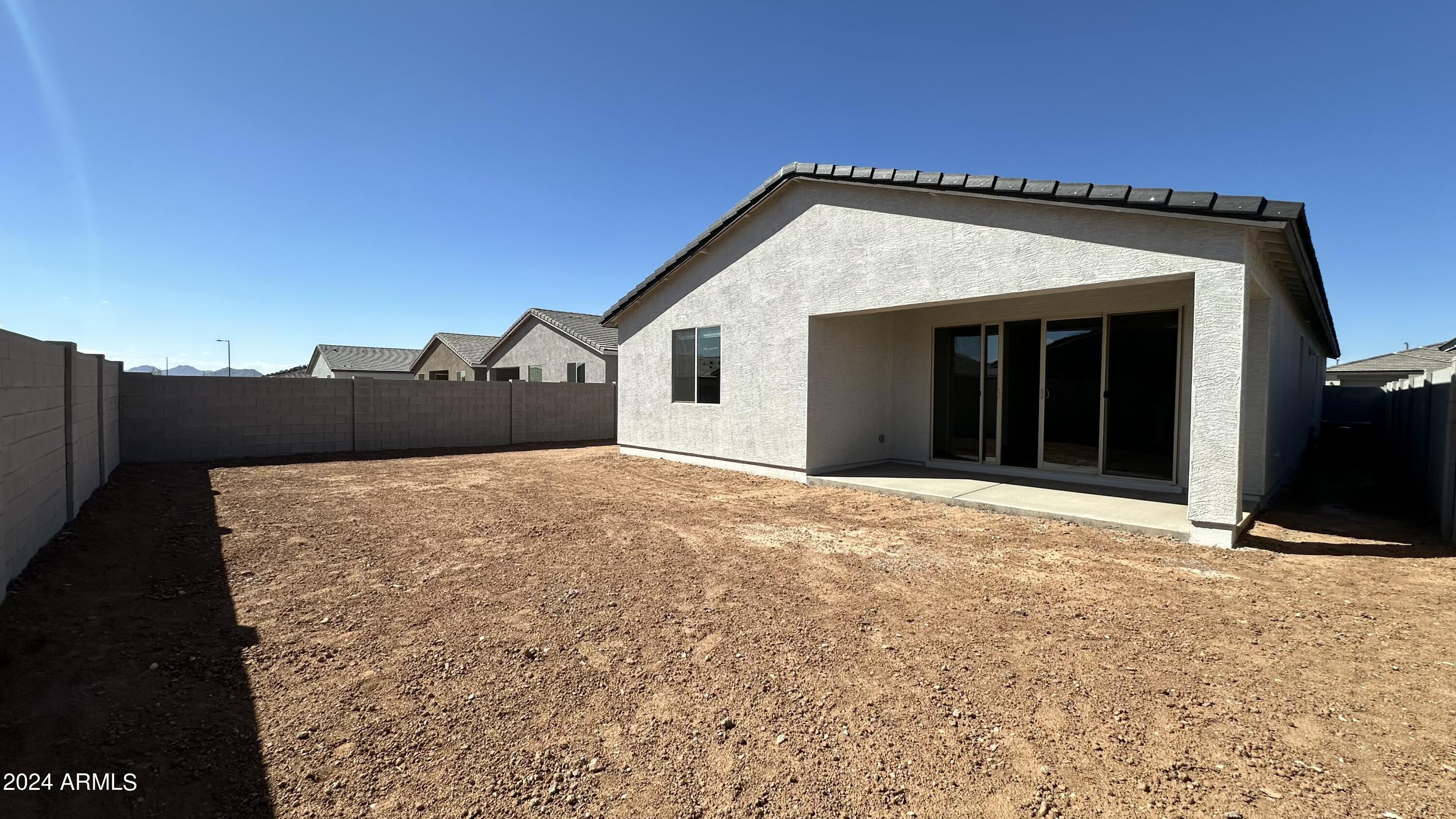 4165 E BRADFORD Avenue