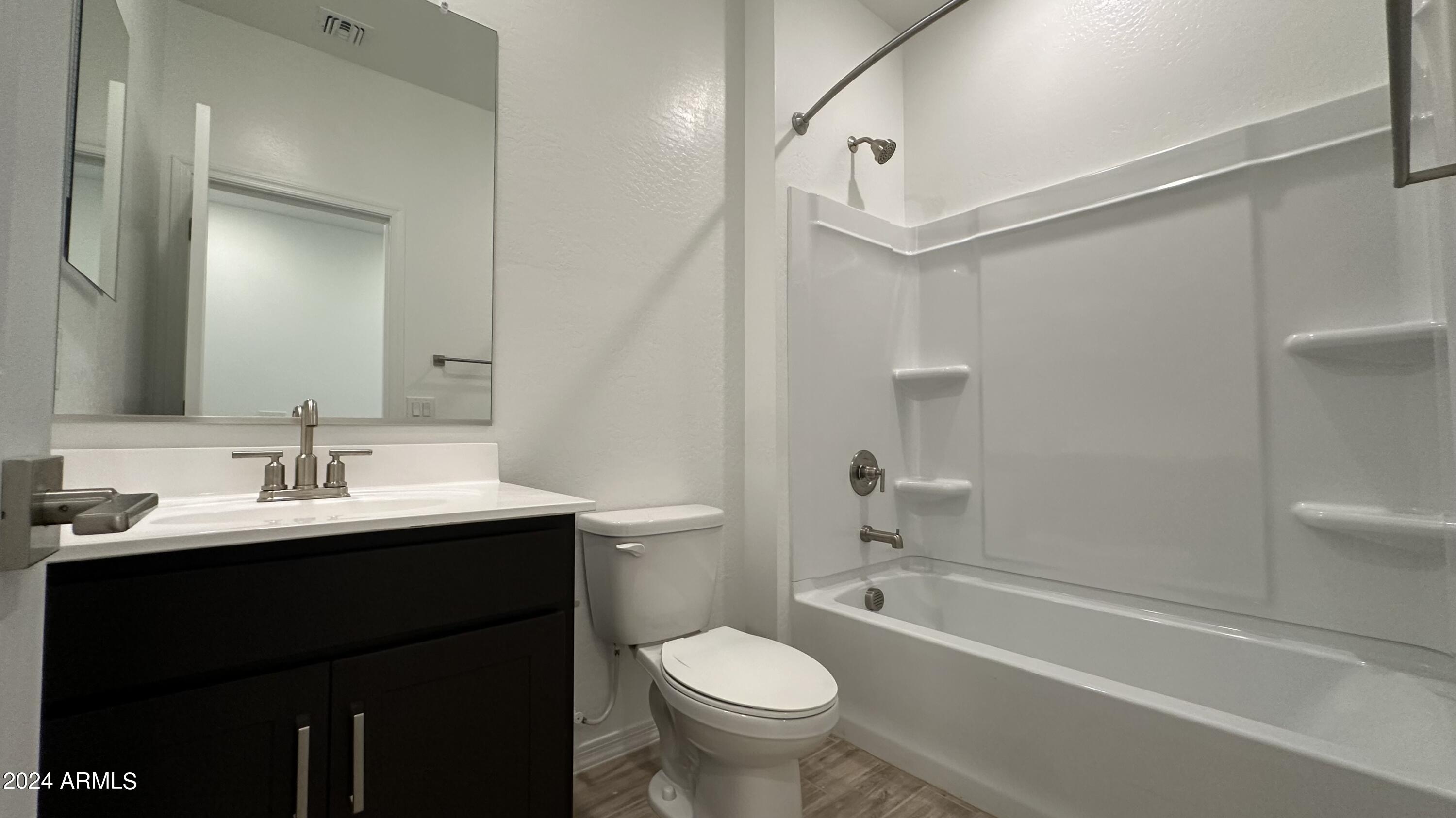 4165 E BRADFORD Avenue