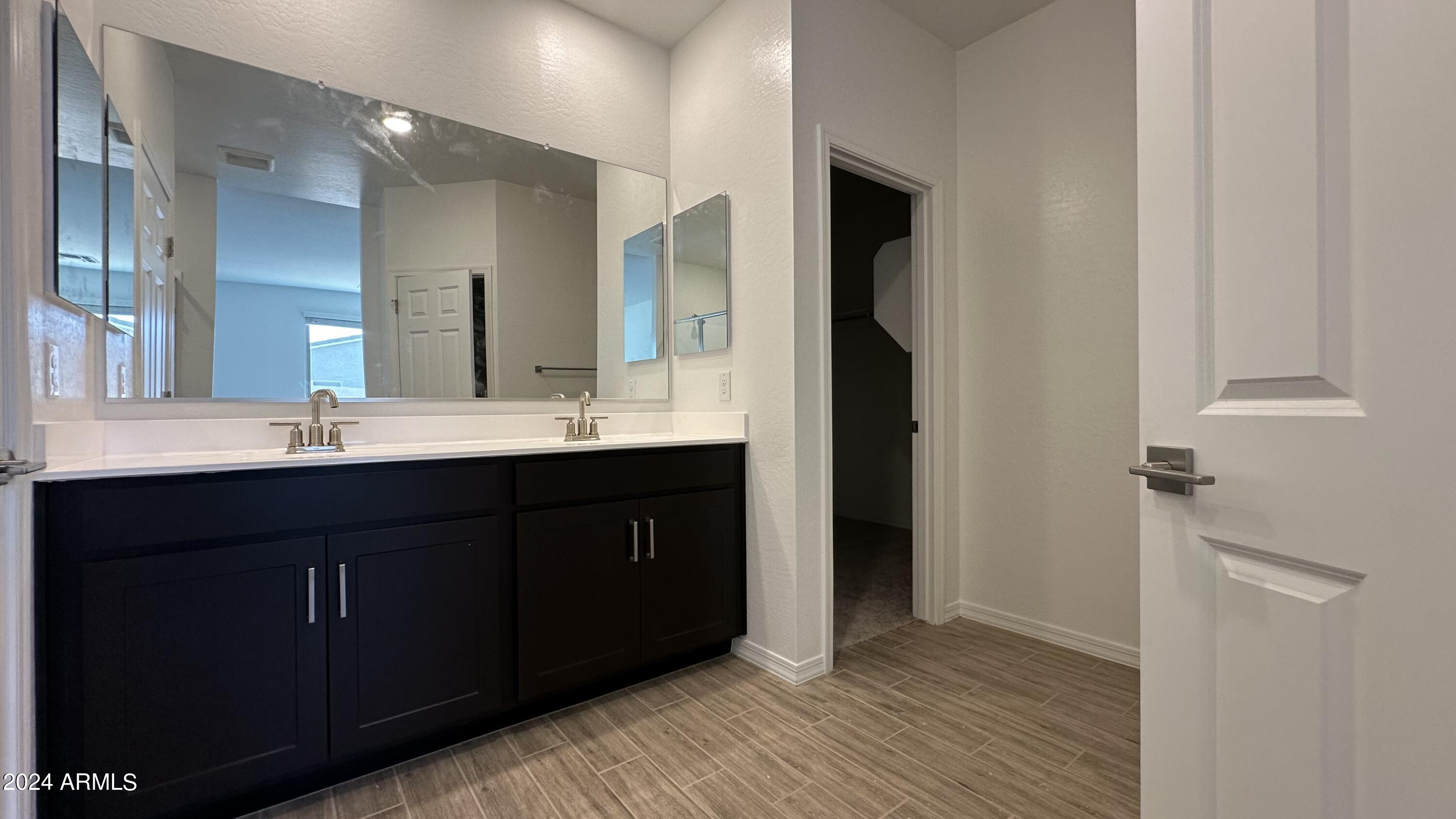 4165 E BRADFORD Avenue