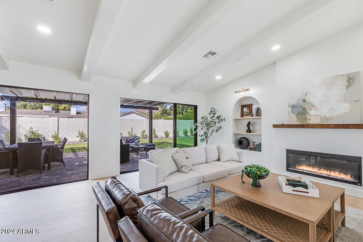 4822 E Flower Street