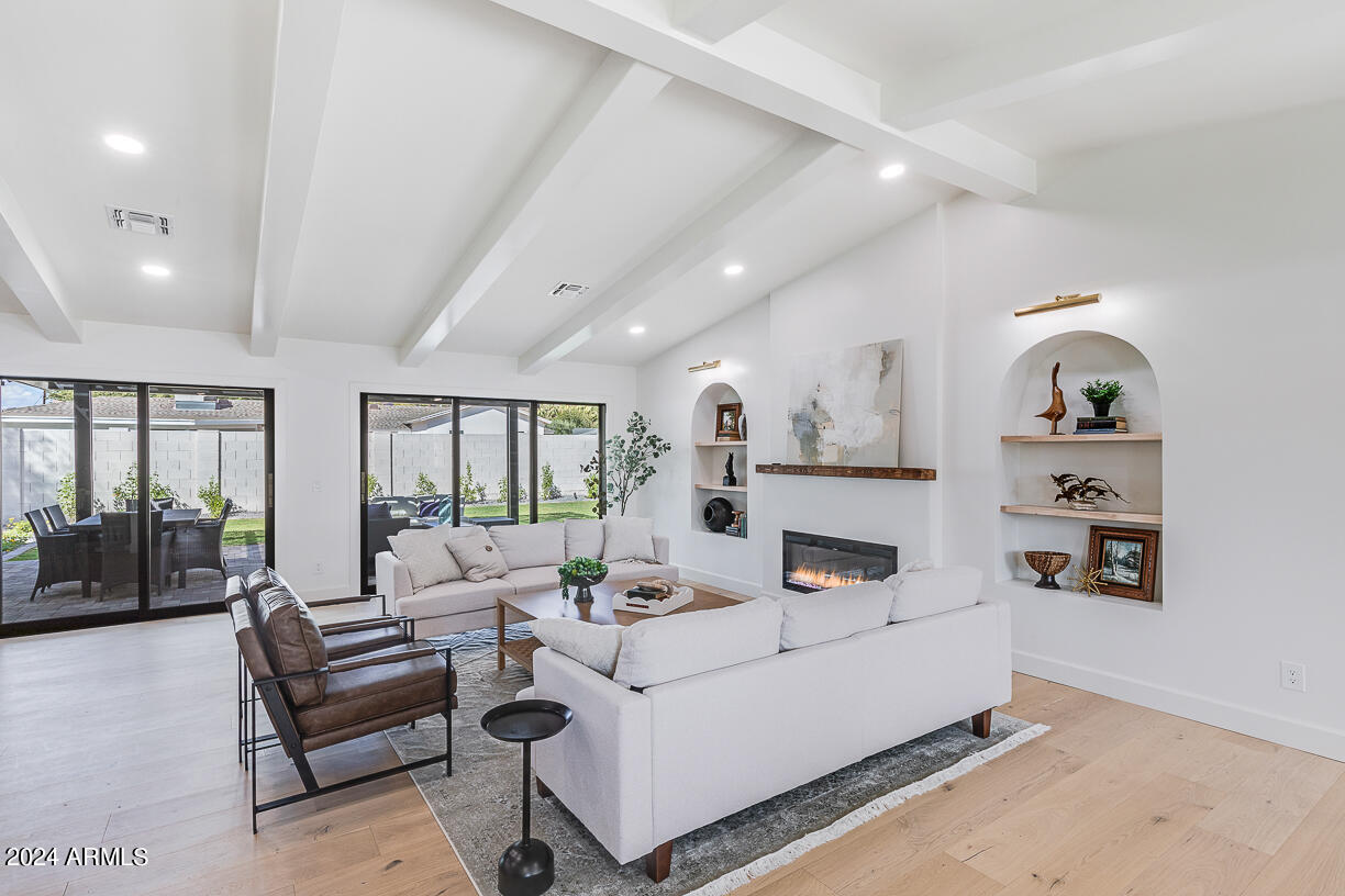 4822 E Flower Street