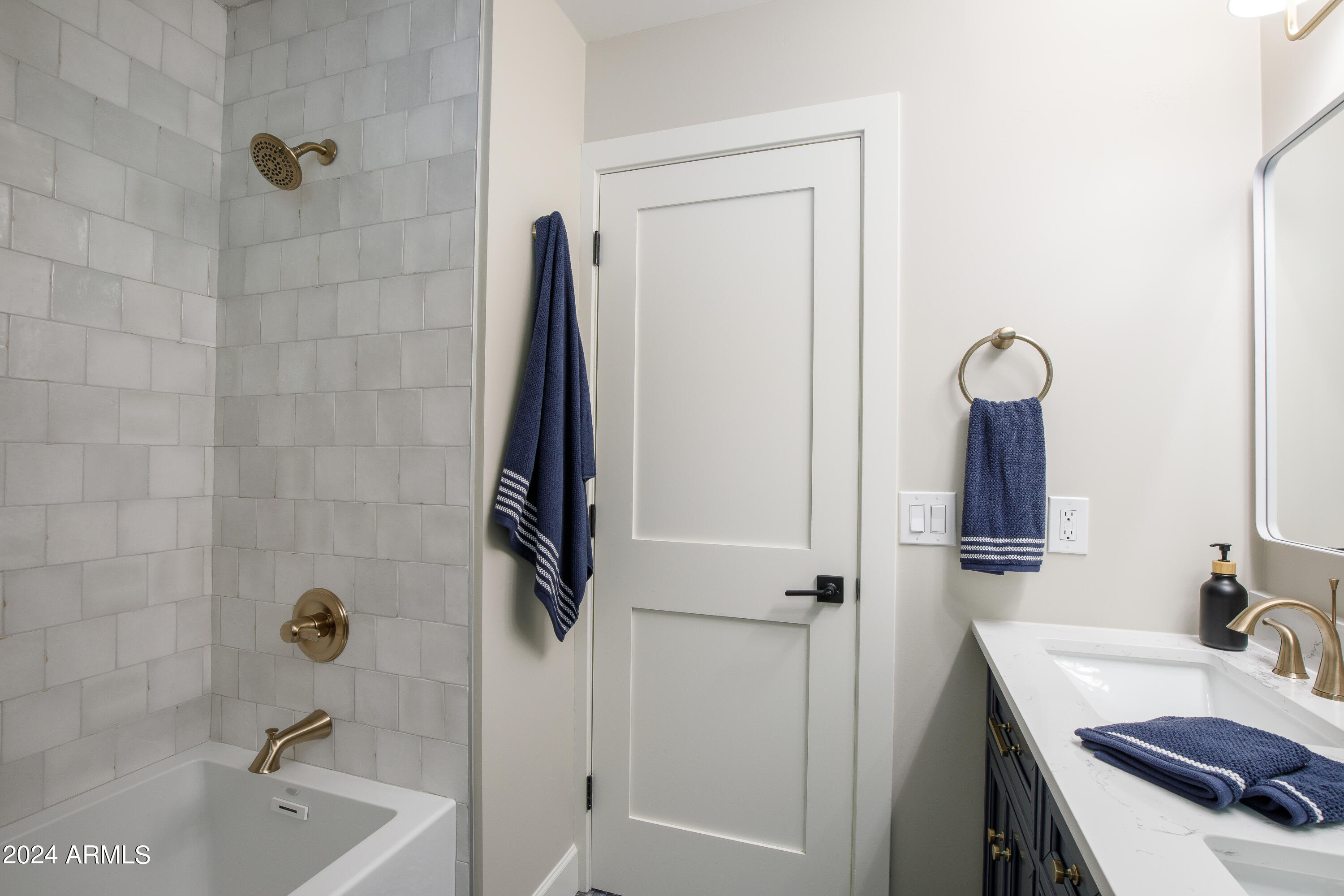 4822 E Flower Street