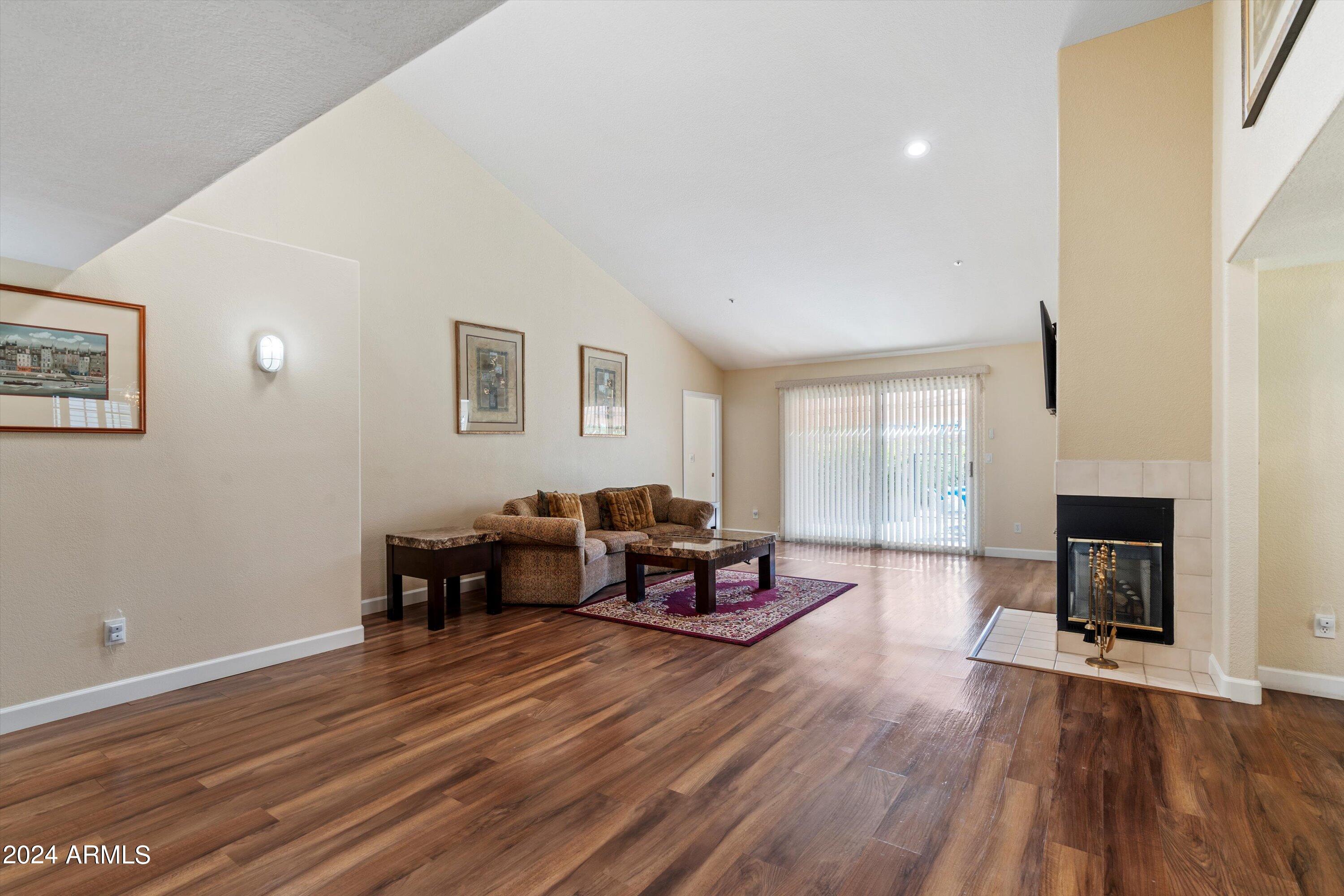 10505 E Cinnabar Avenue