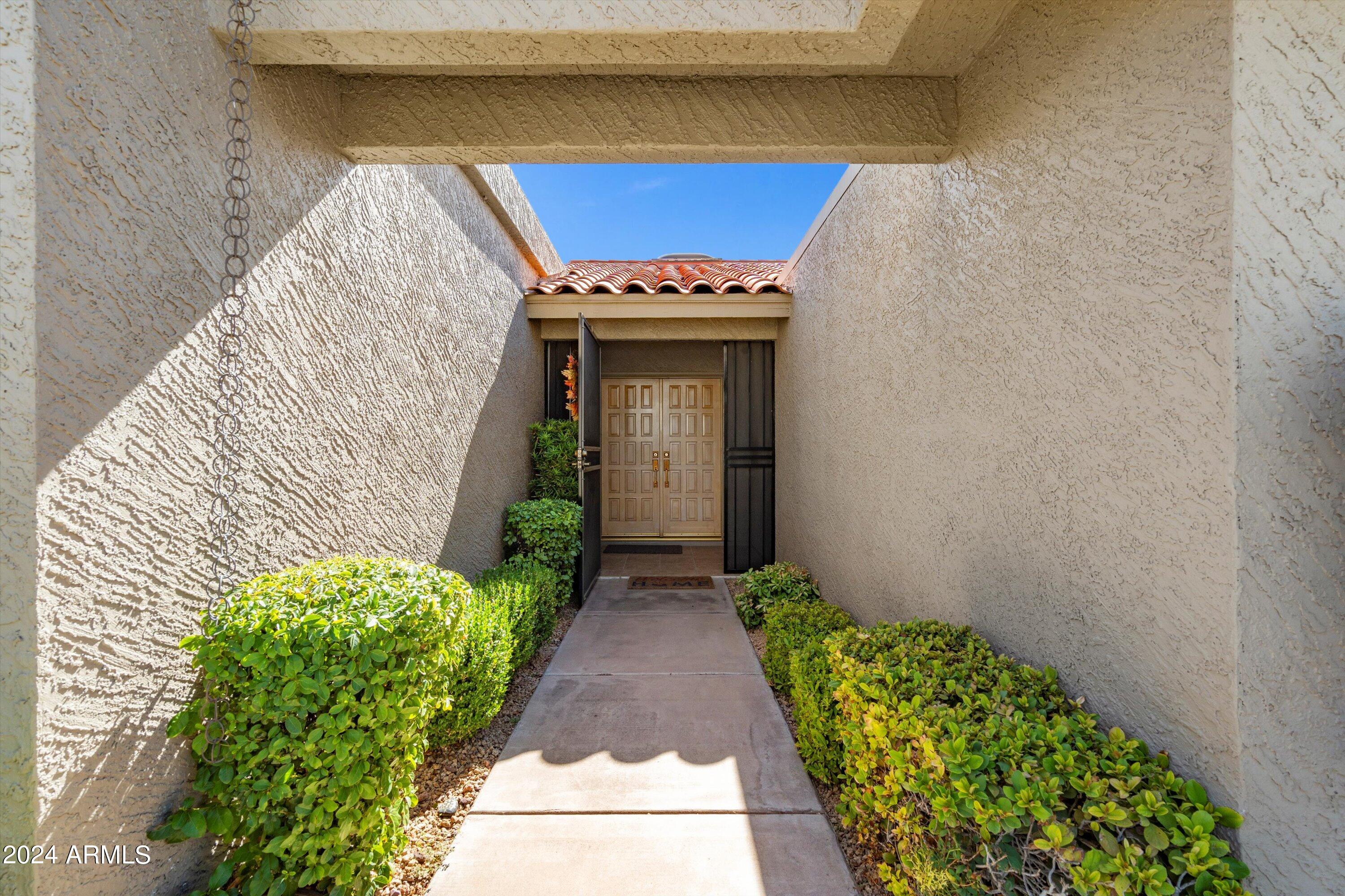 10505 E Cinnabar Avenue