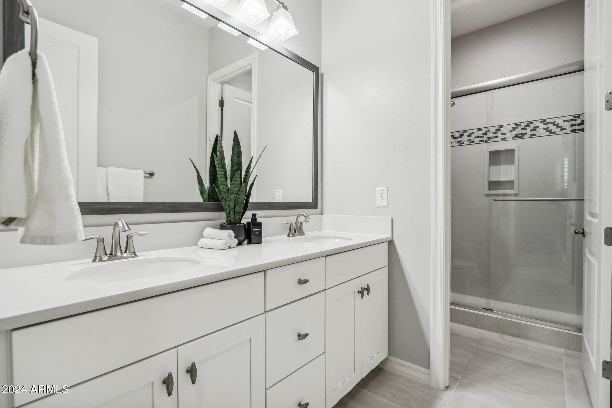 4448 E SKOUSEN Street