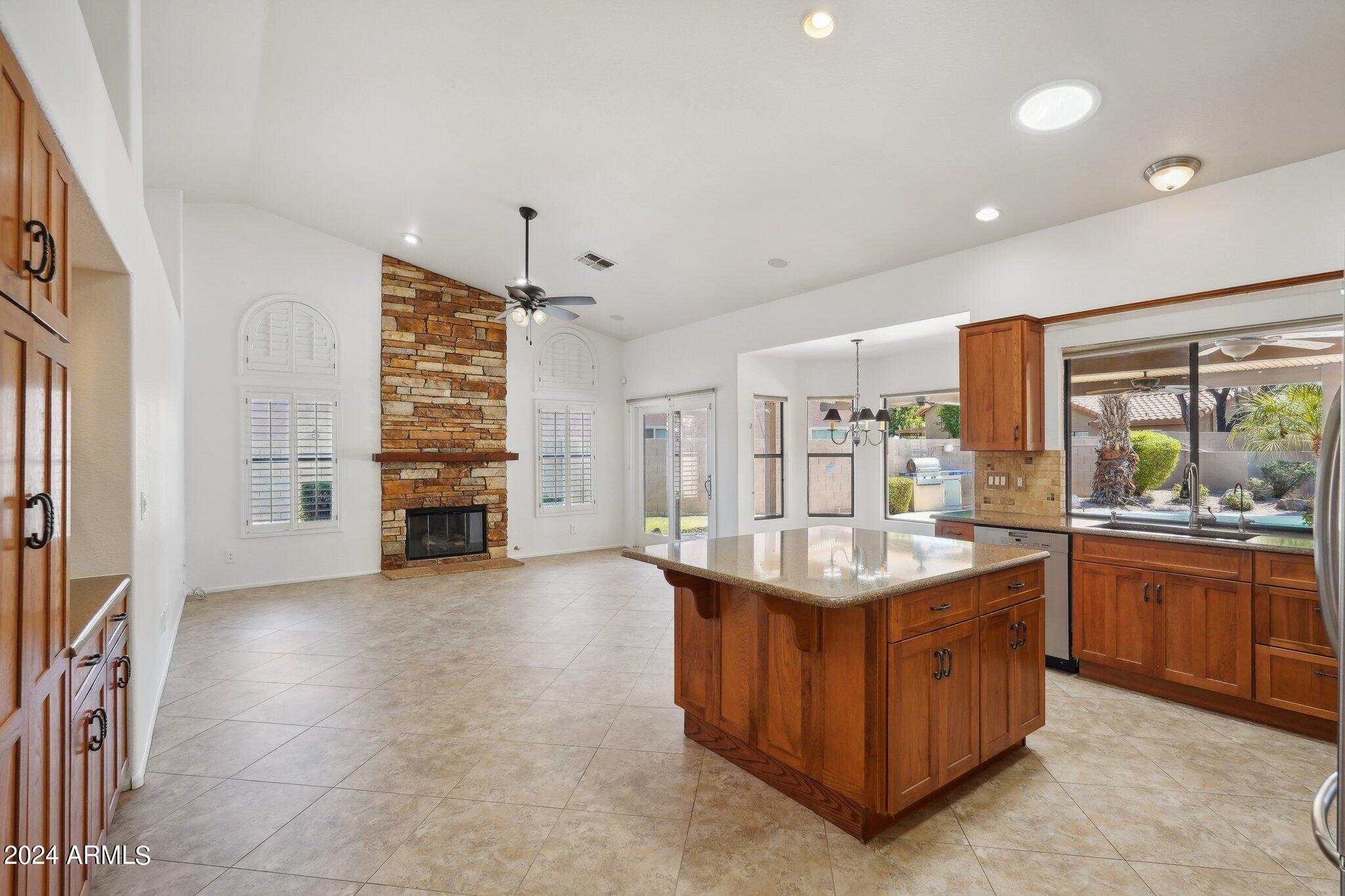 419 W STACEY Lane