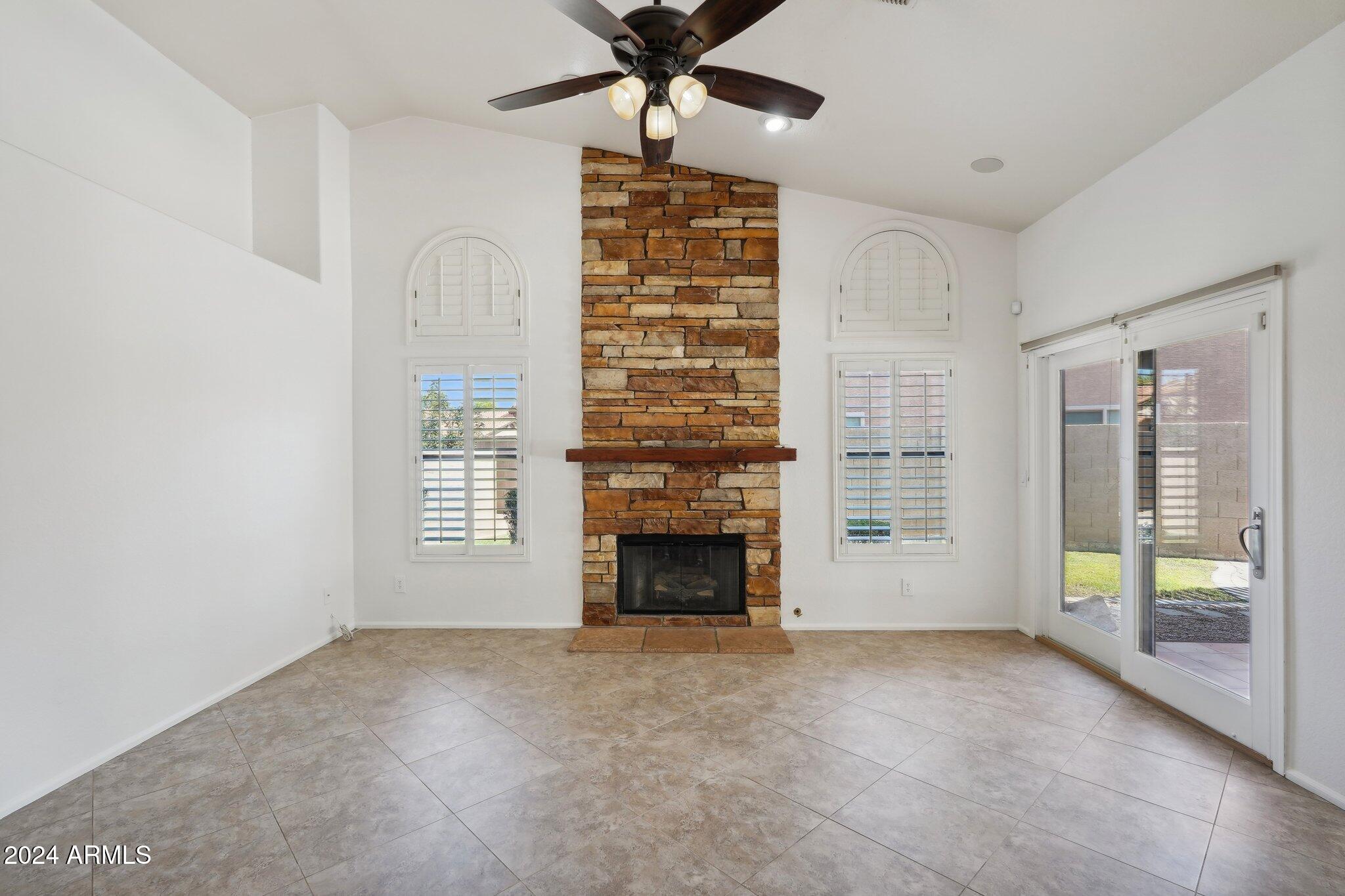 419 W STACEY Lane