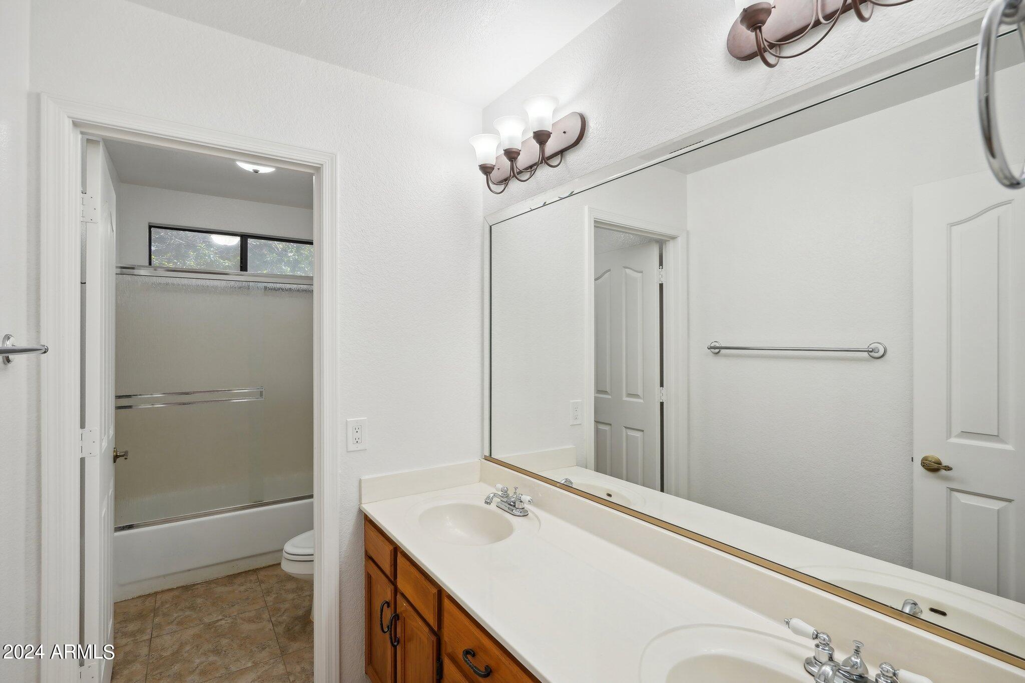 419 W STACEY Lane