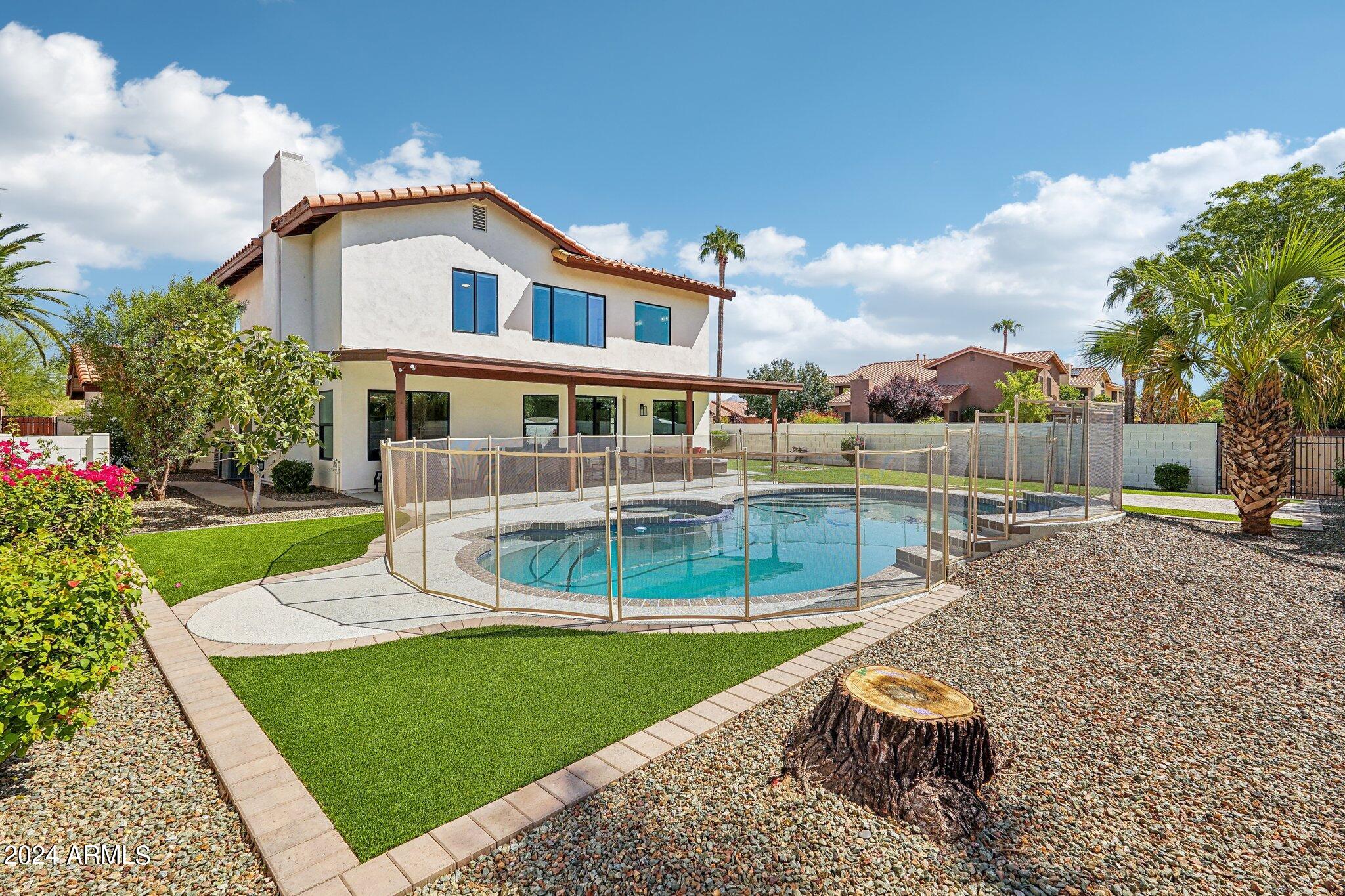 5347 E MICHELLE Drive