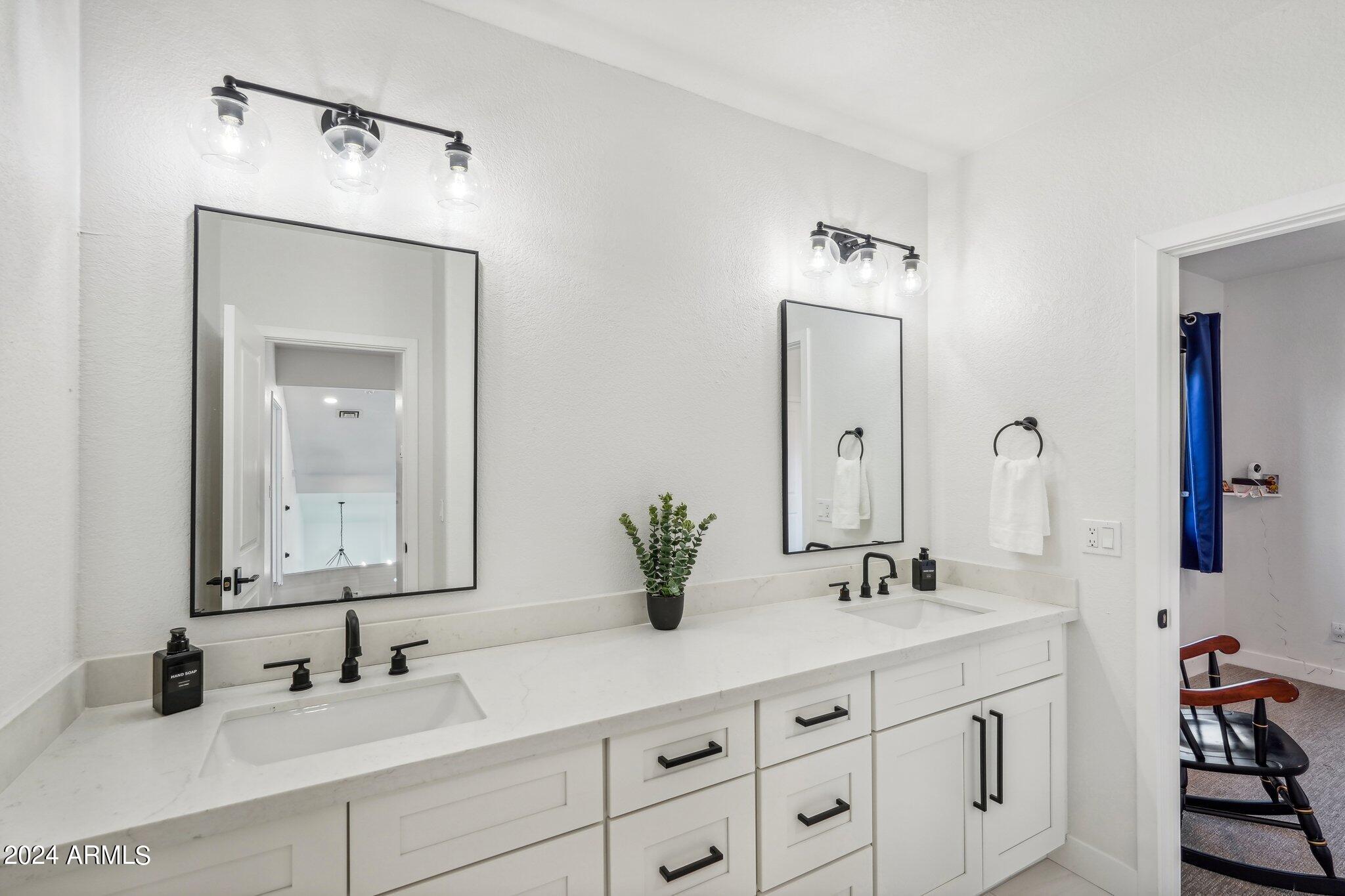 5347 E MICHELLE Drive