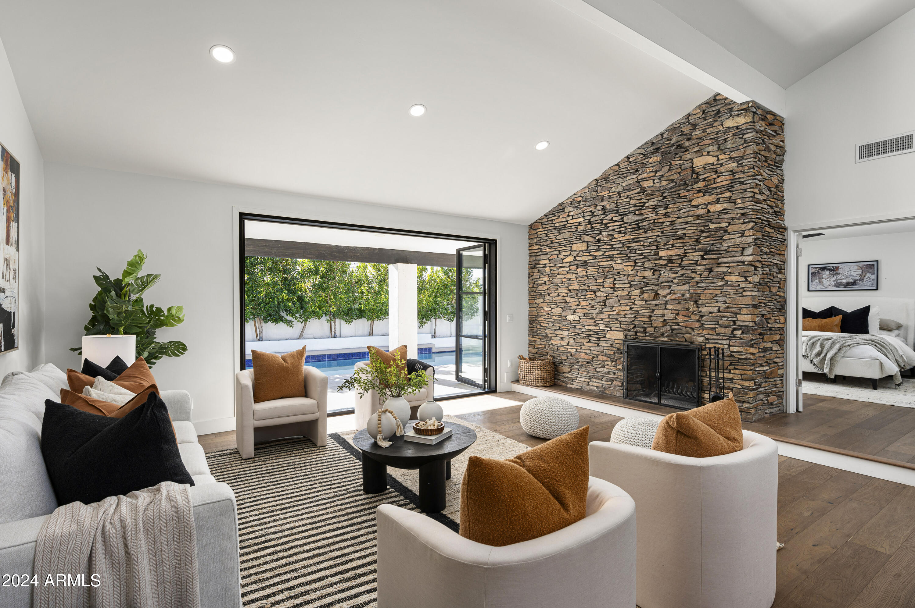 8507 E Vía De La Escuela --