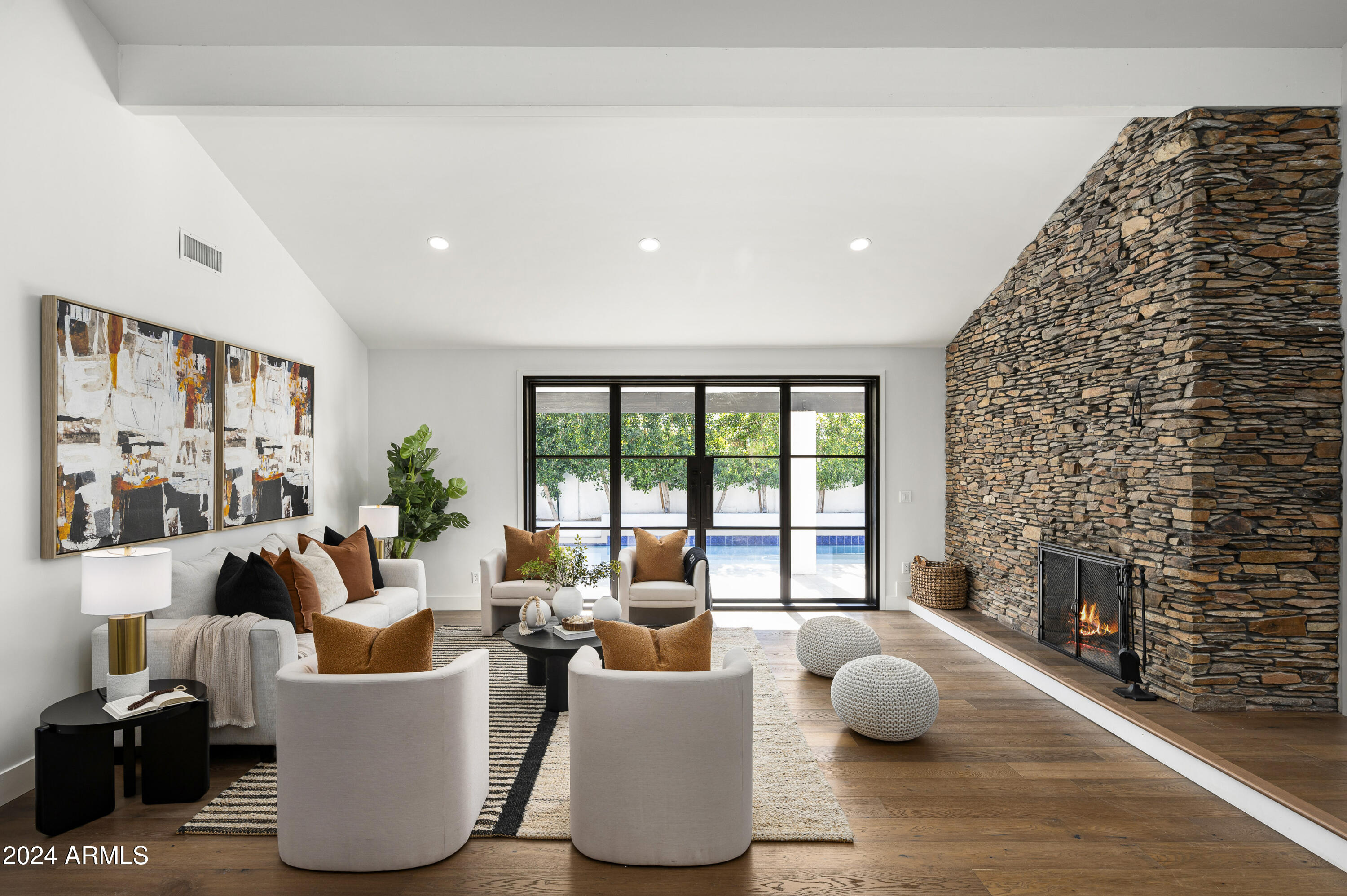 8507 E Vía De La Escuela --