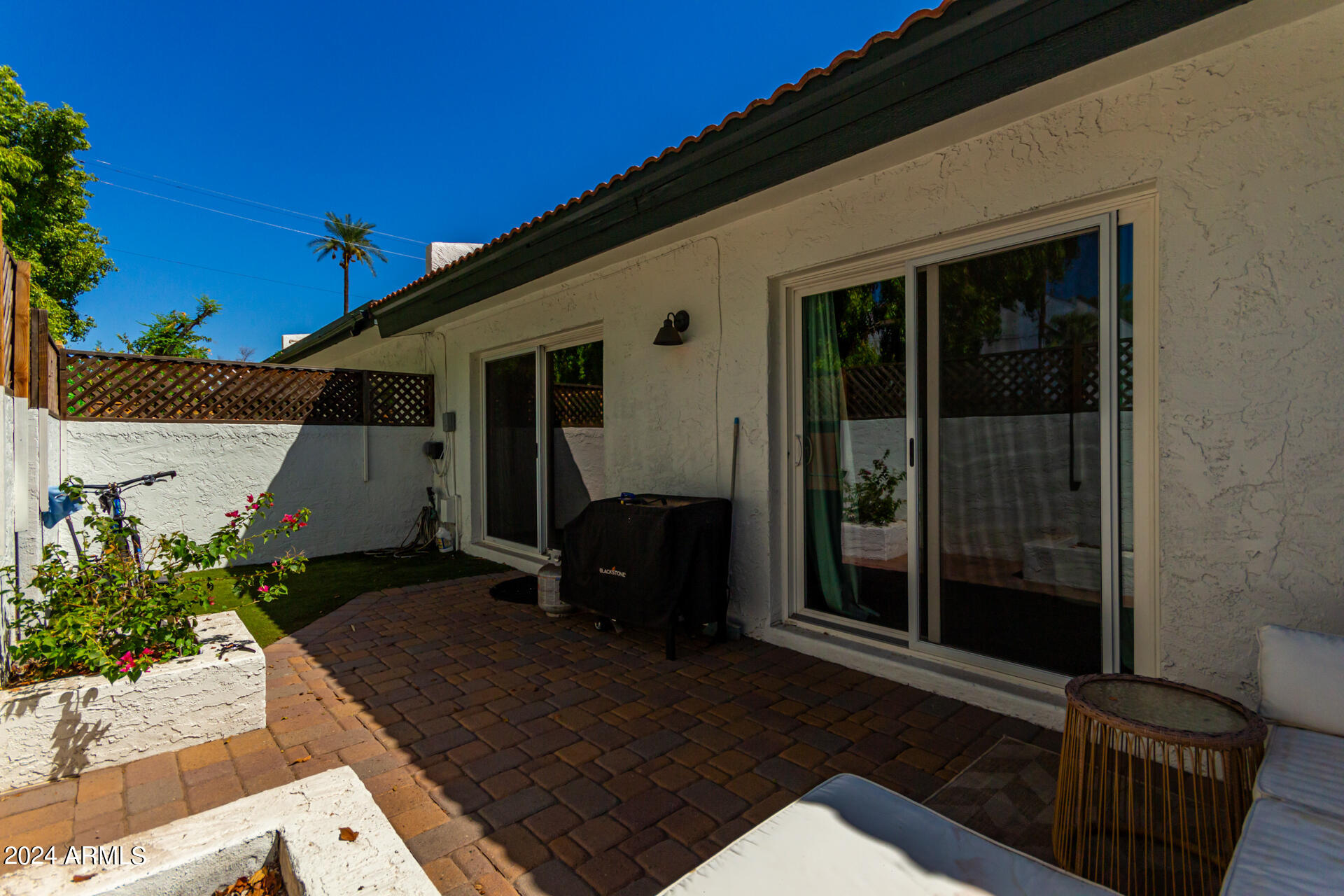 4916 E EDGEMONT Avenue