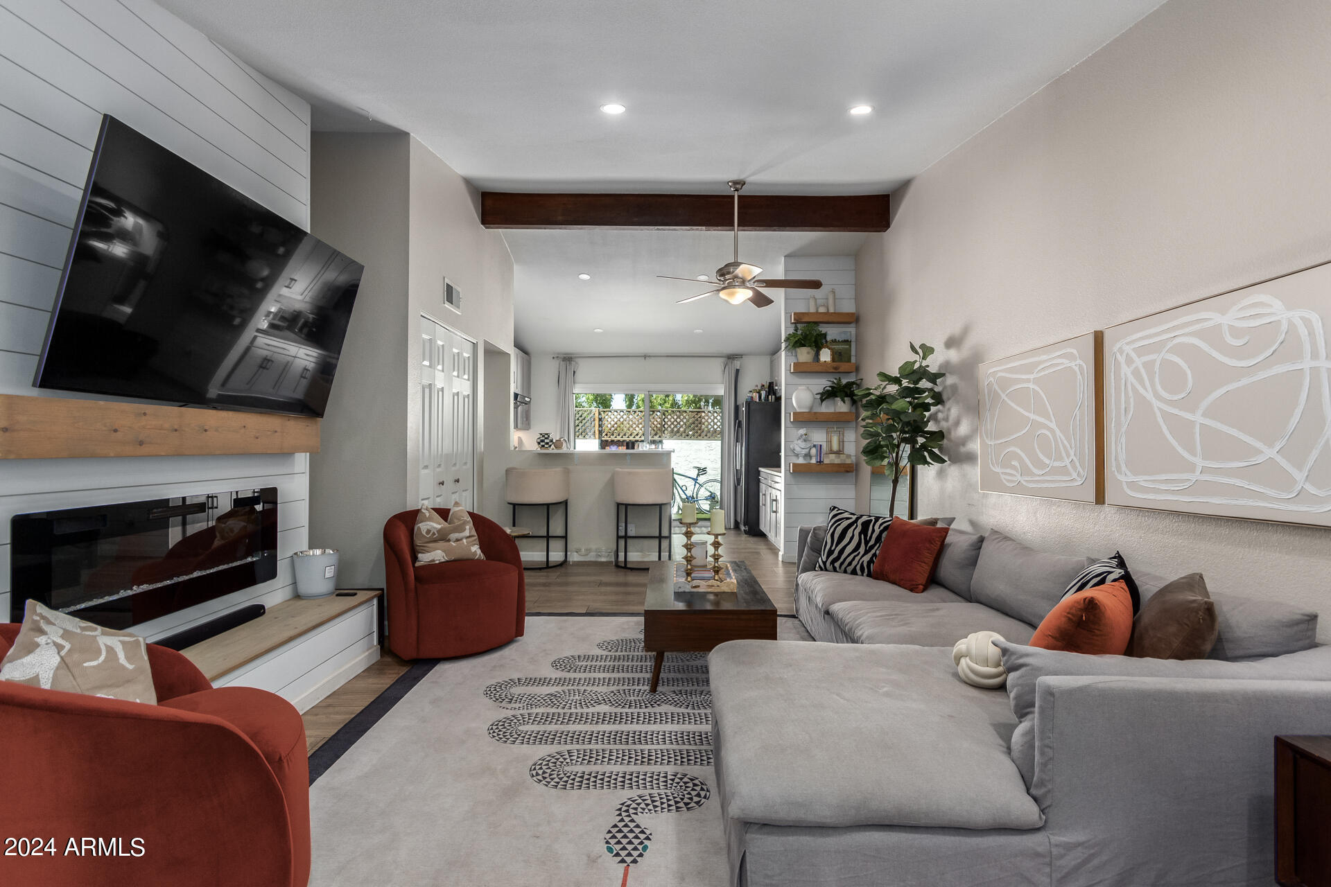 4916 E EDGEMONT Avenue