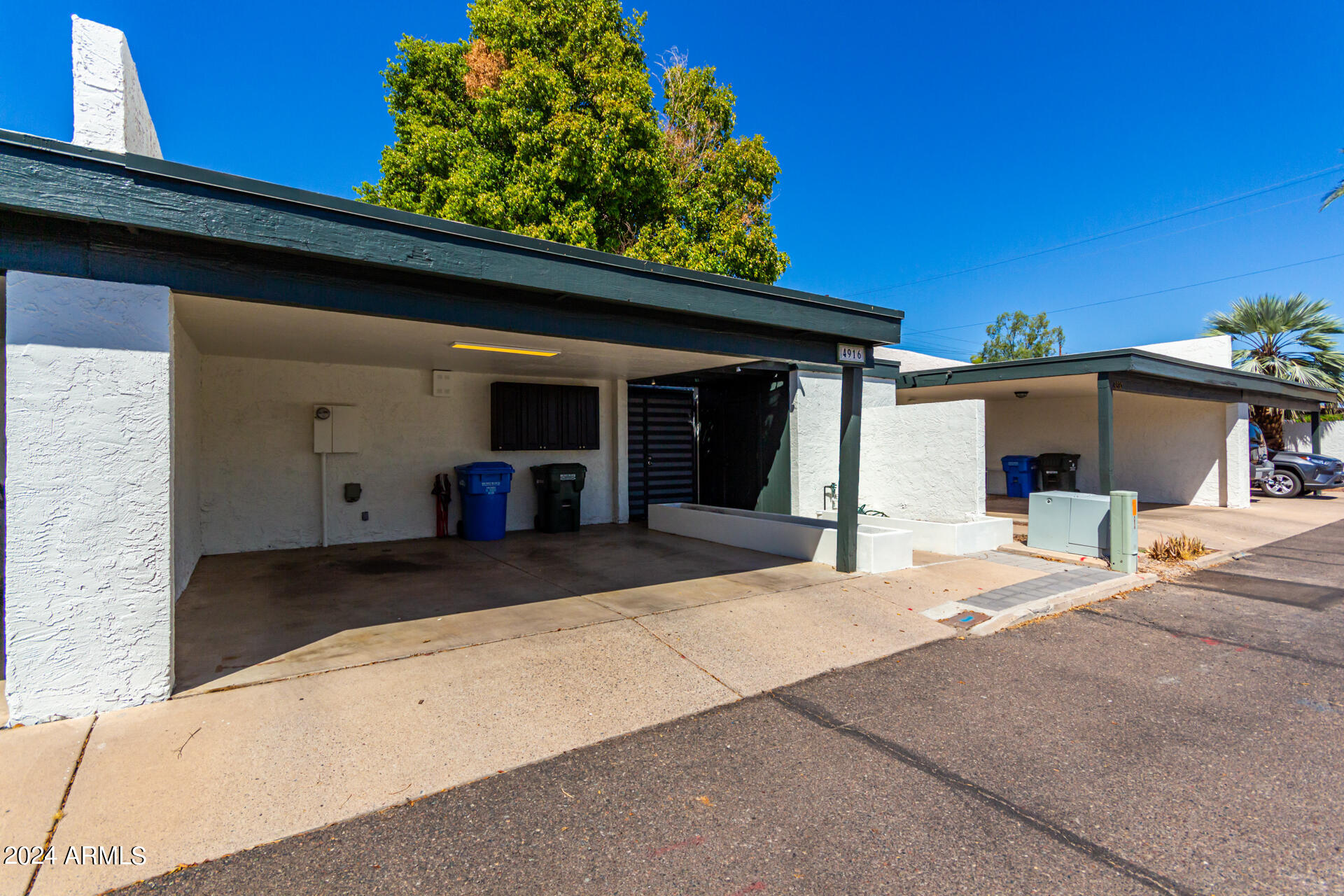 4916 E EDGEMONT Avenue