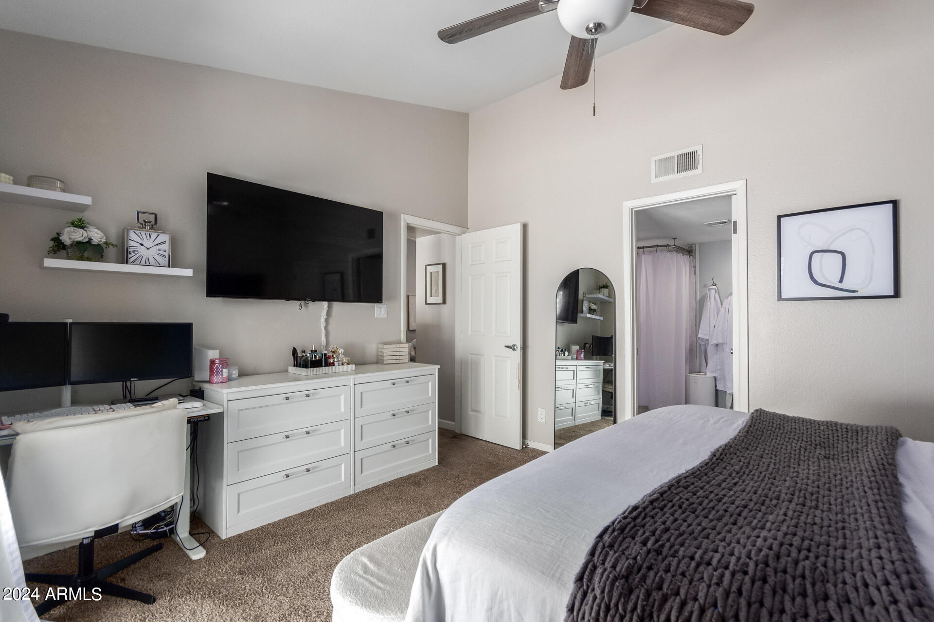 4916 E EDGEMONT Avenue