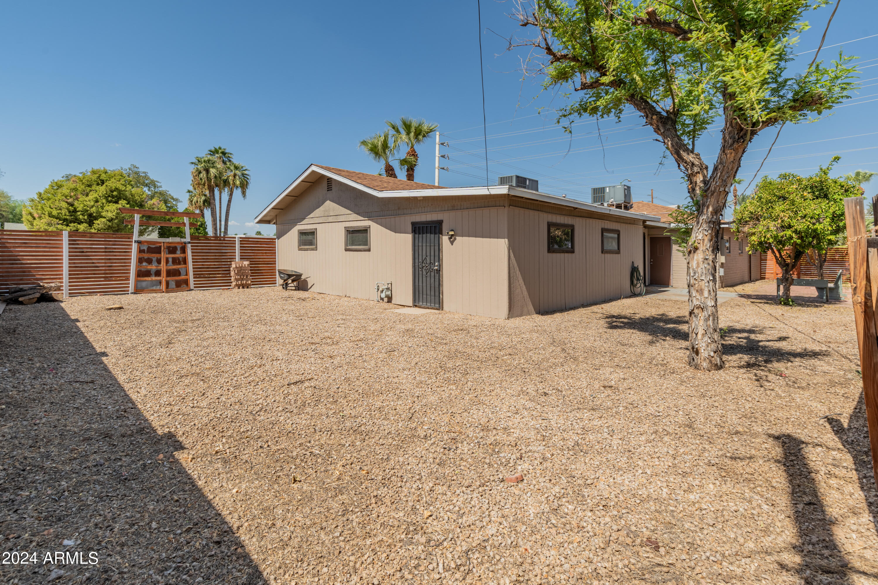 2801 E OSBORN Road