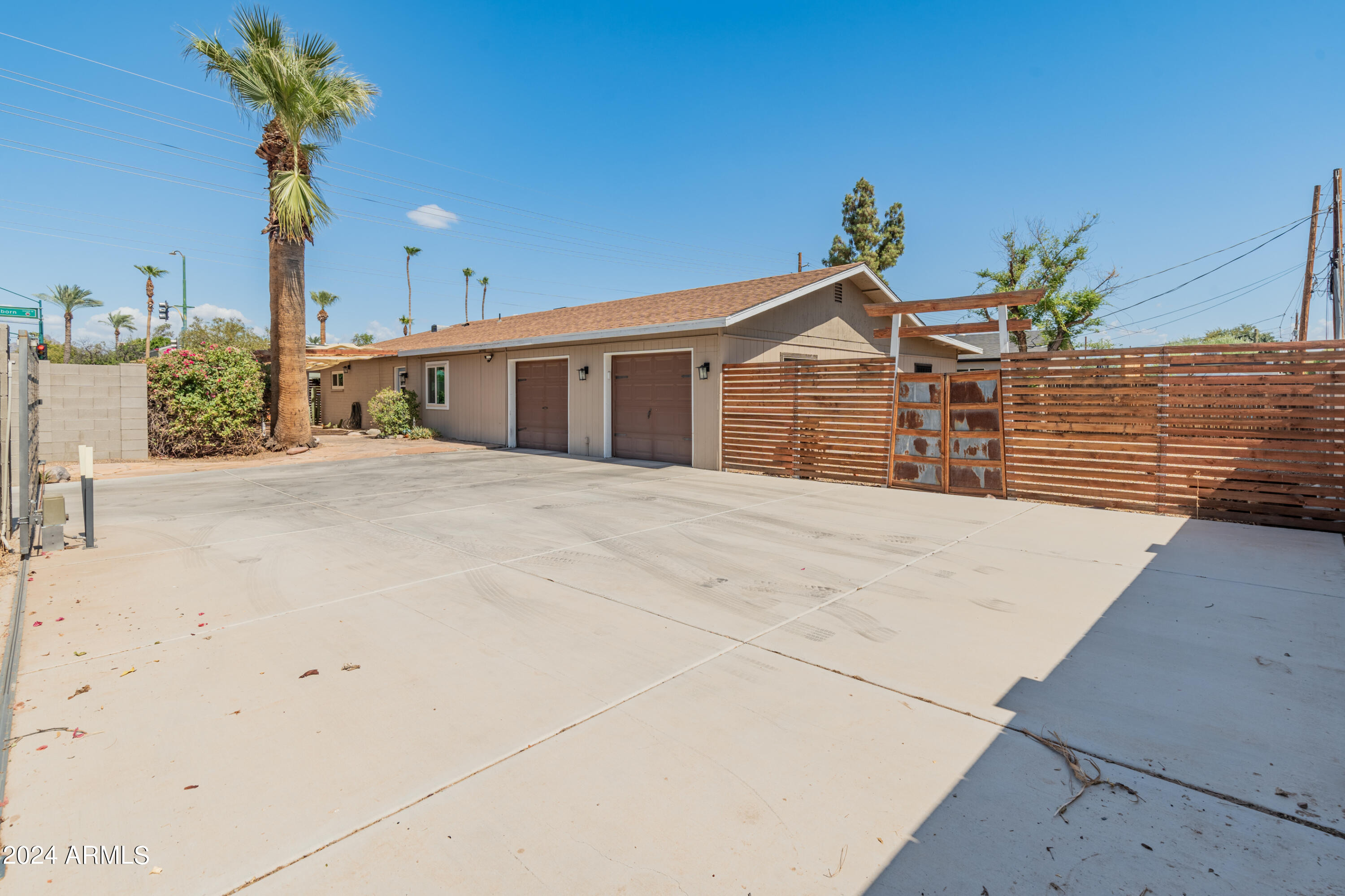 2801 E OSBORN Road