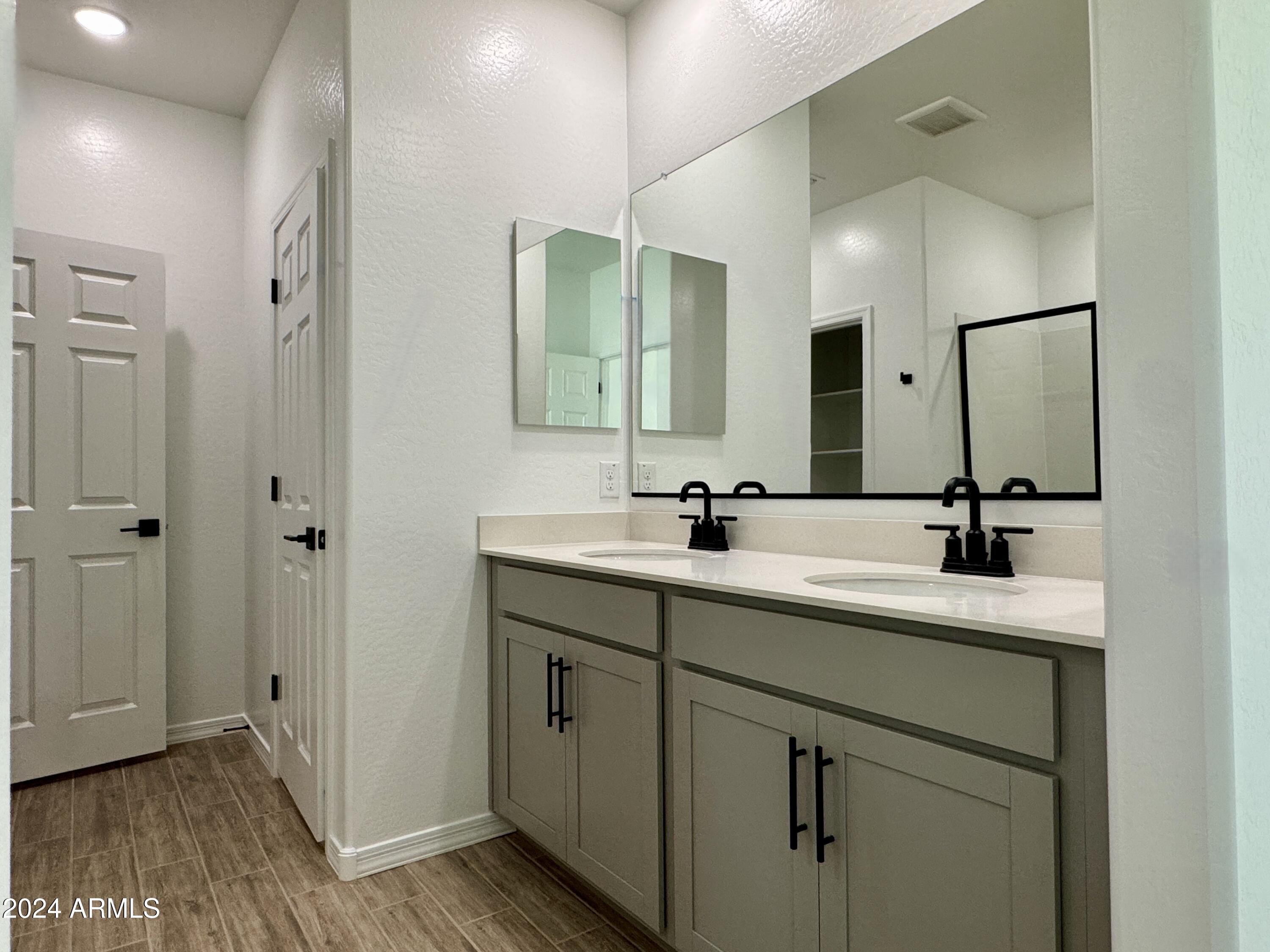 5541 W SUMMERSIDE Road