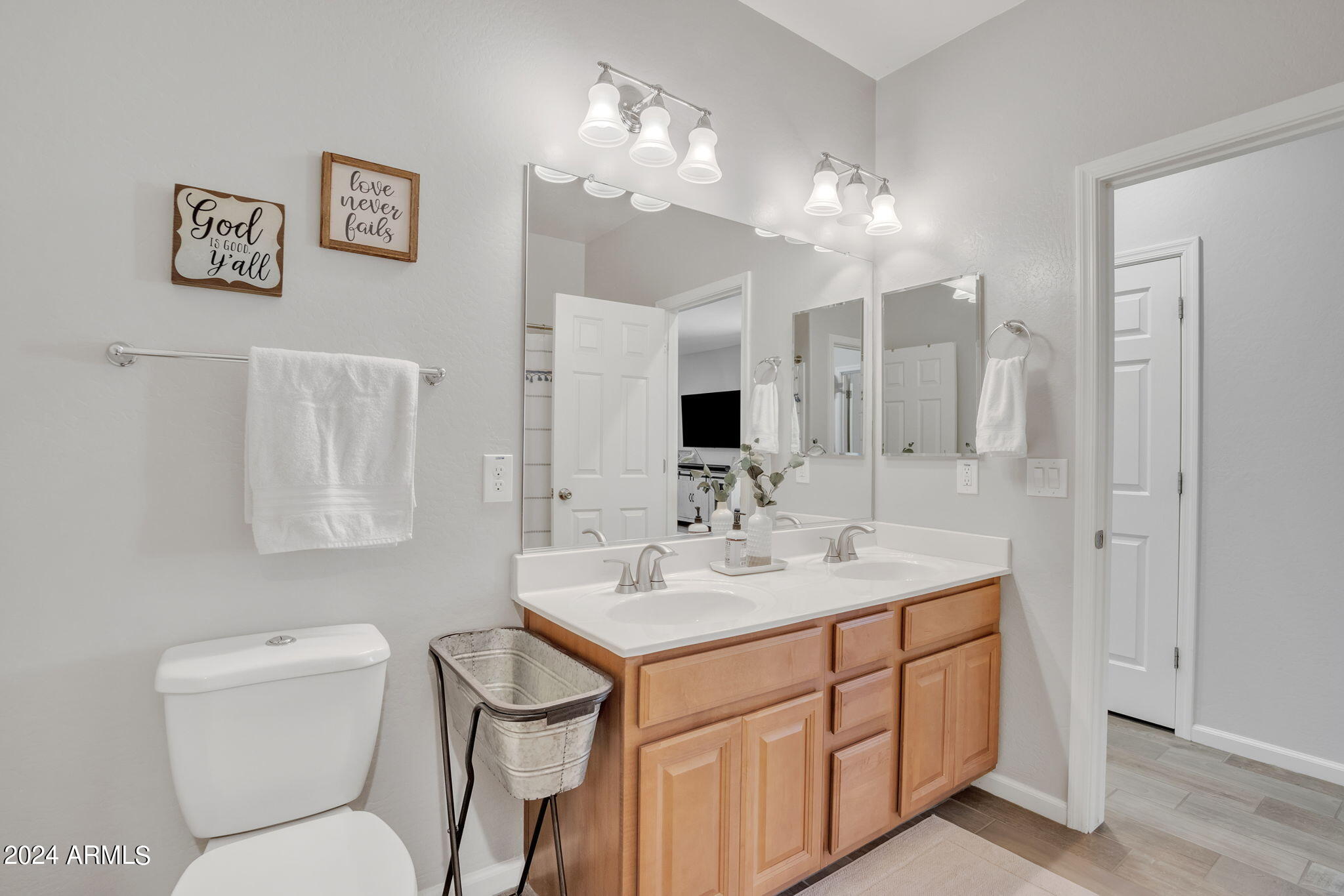 7543 W QUAIL TRACK Drive