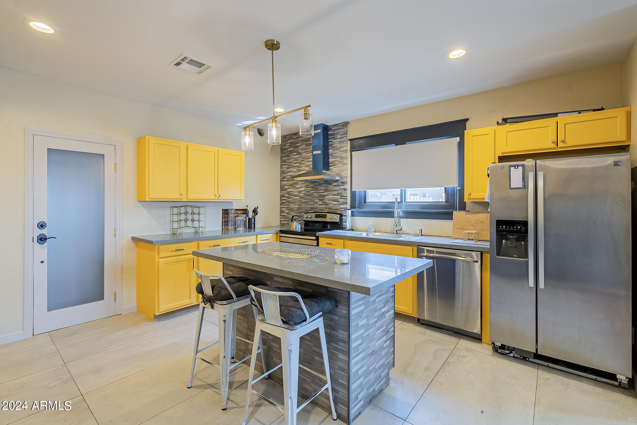 917 S MONTEZUMA Avenue