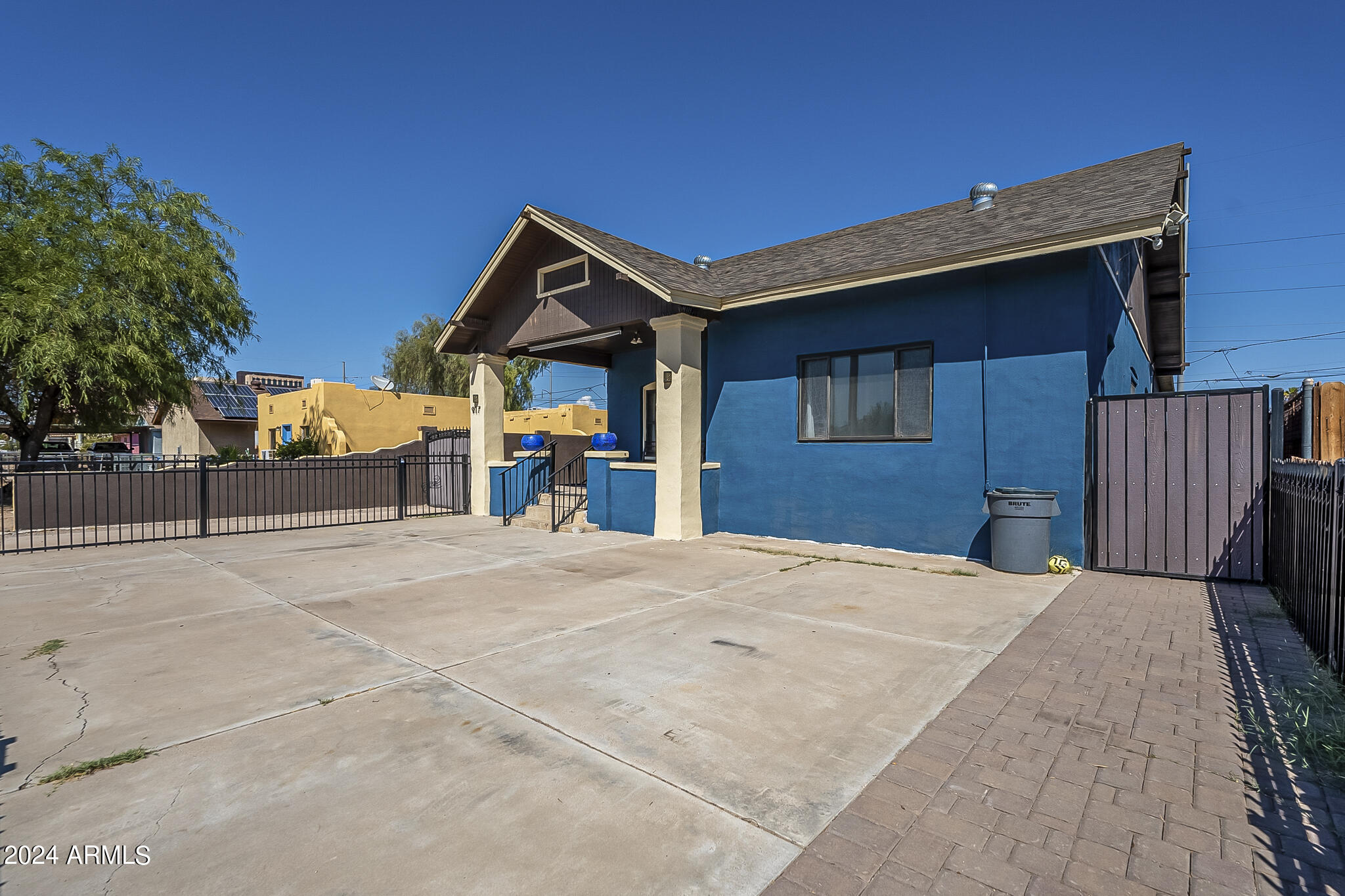 917 S MONTEZUMA Avenue