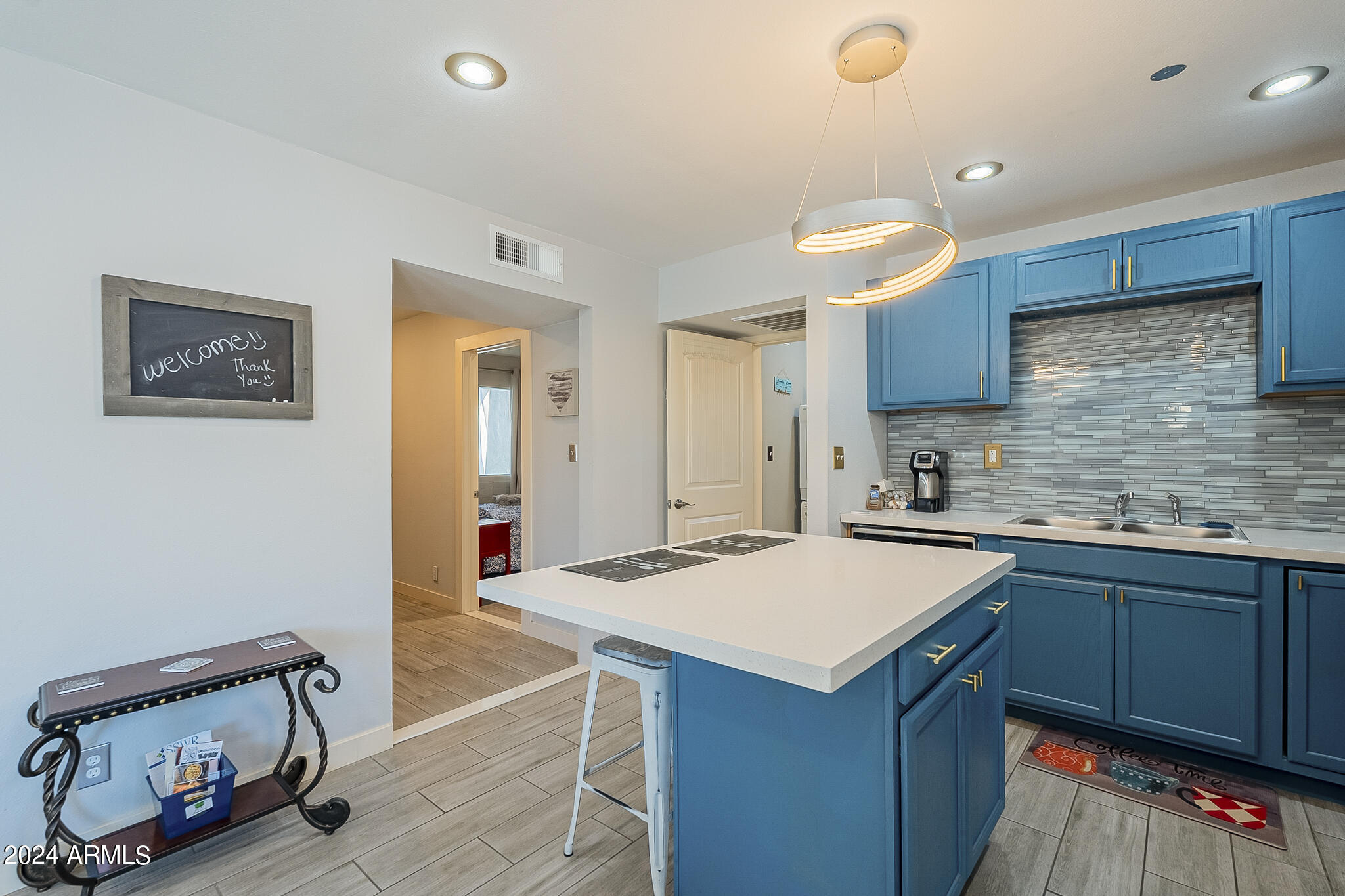 917 S MONTEZUMA Avenue