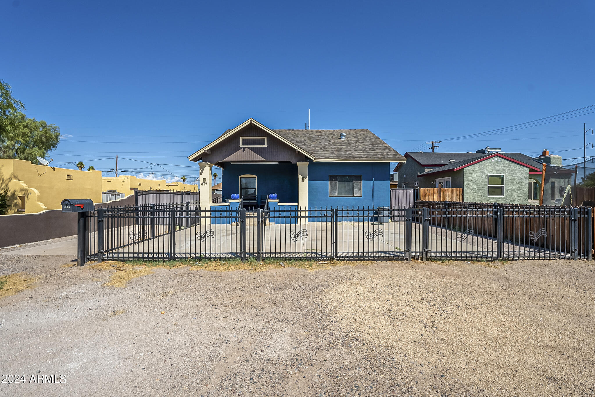 917 S MONTEZUMA Avenue