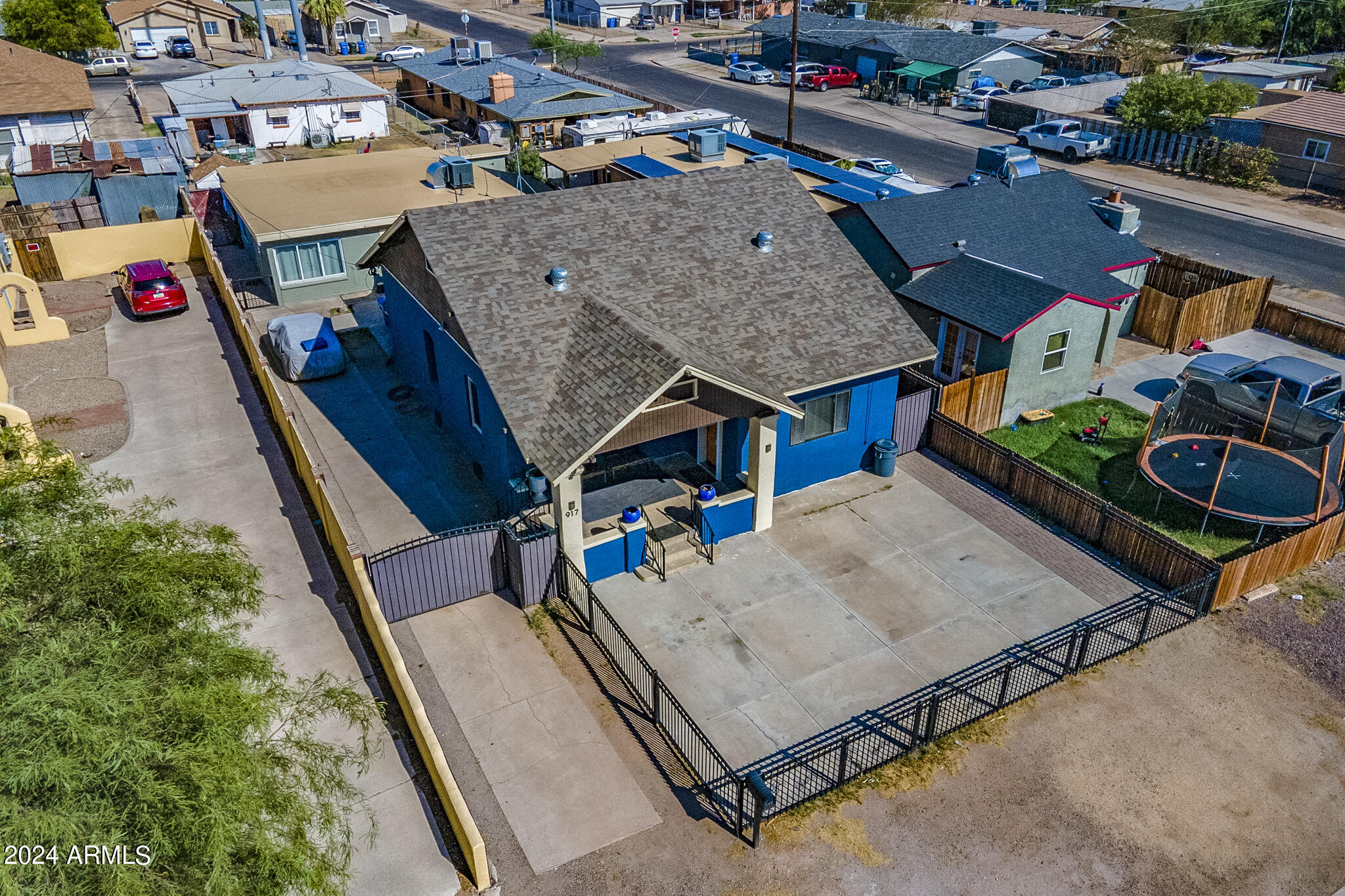 917 S MONTEZUMA Avenue