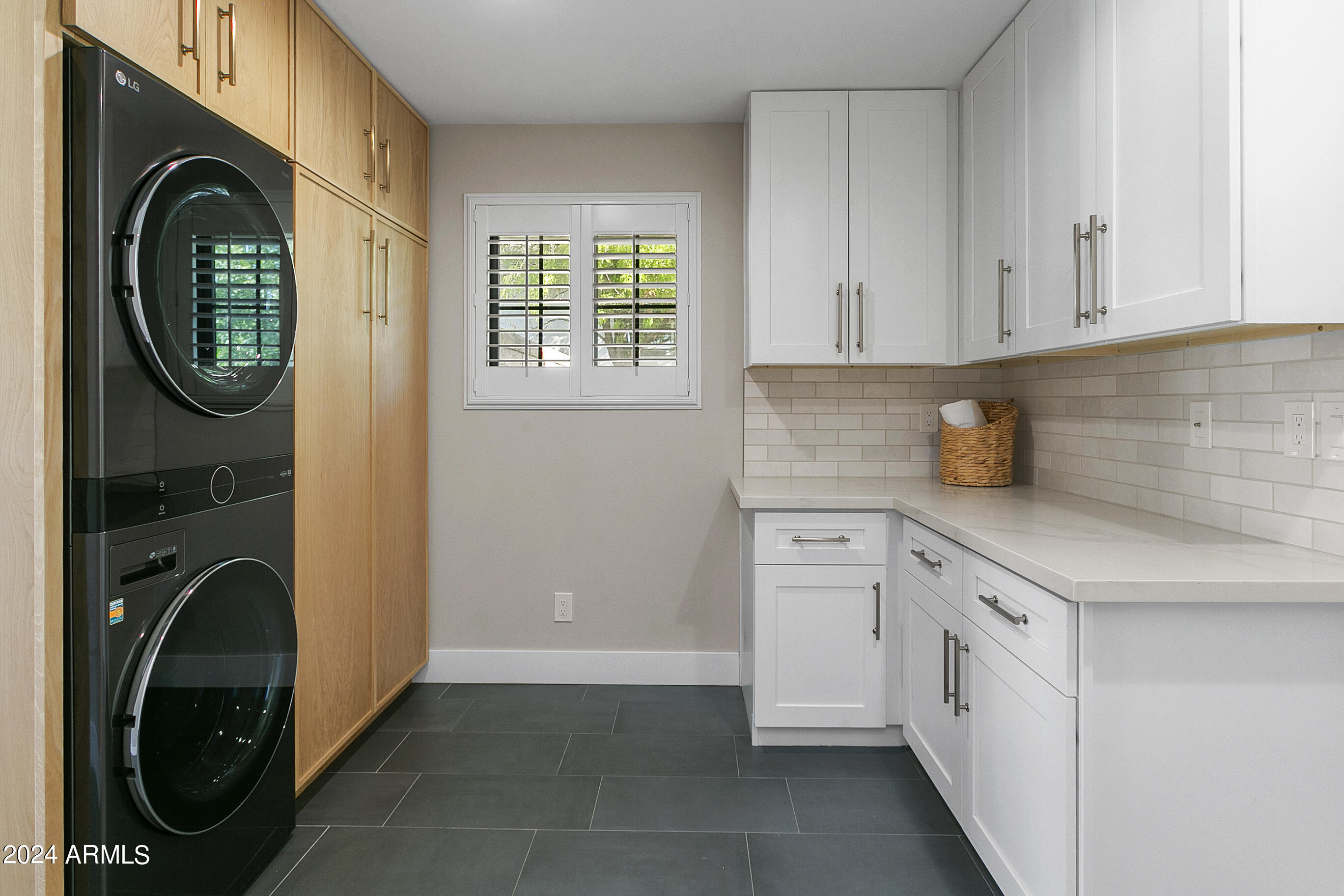 9248 S LAKESHORE Drive