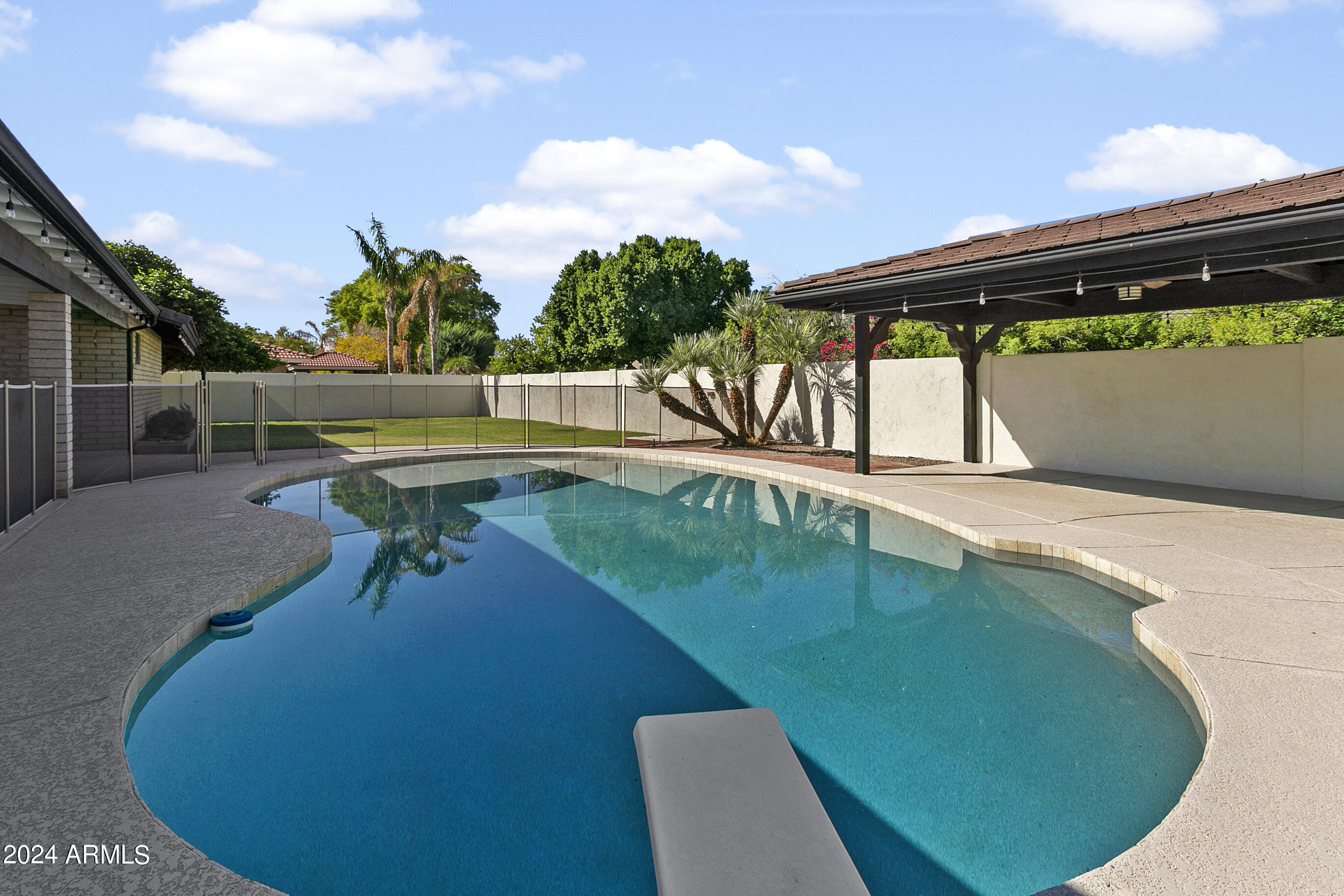 9248 S LAKESHORE Drive