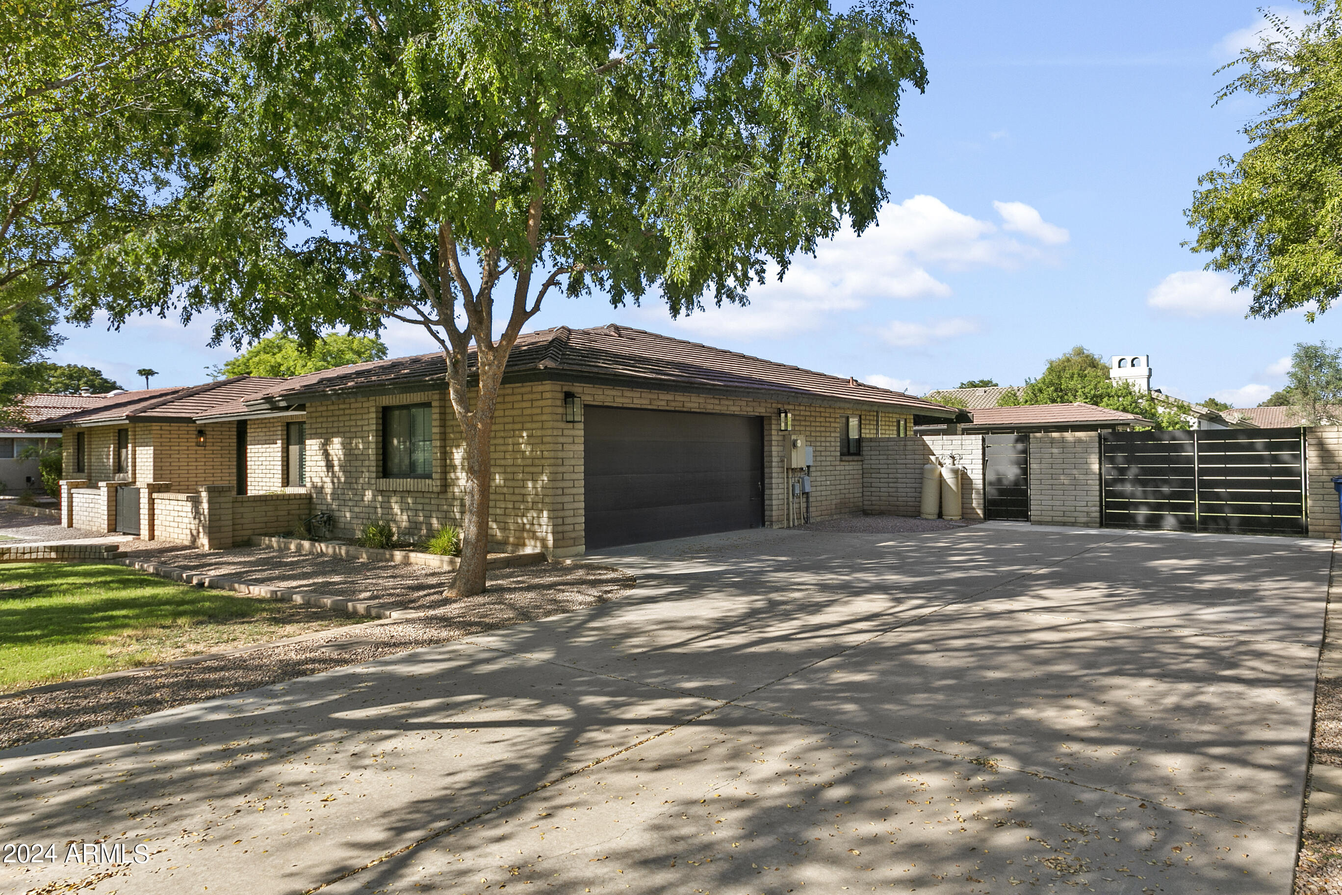 9248 S LAKESHORE Drive