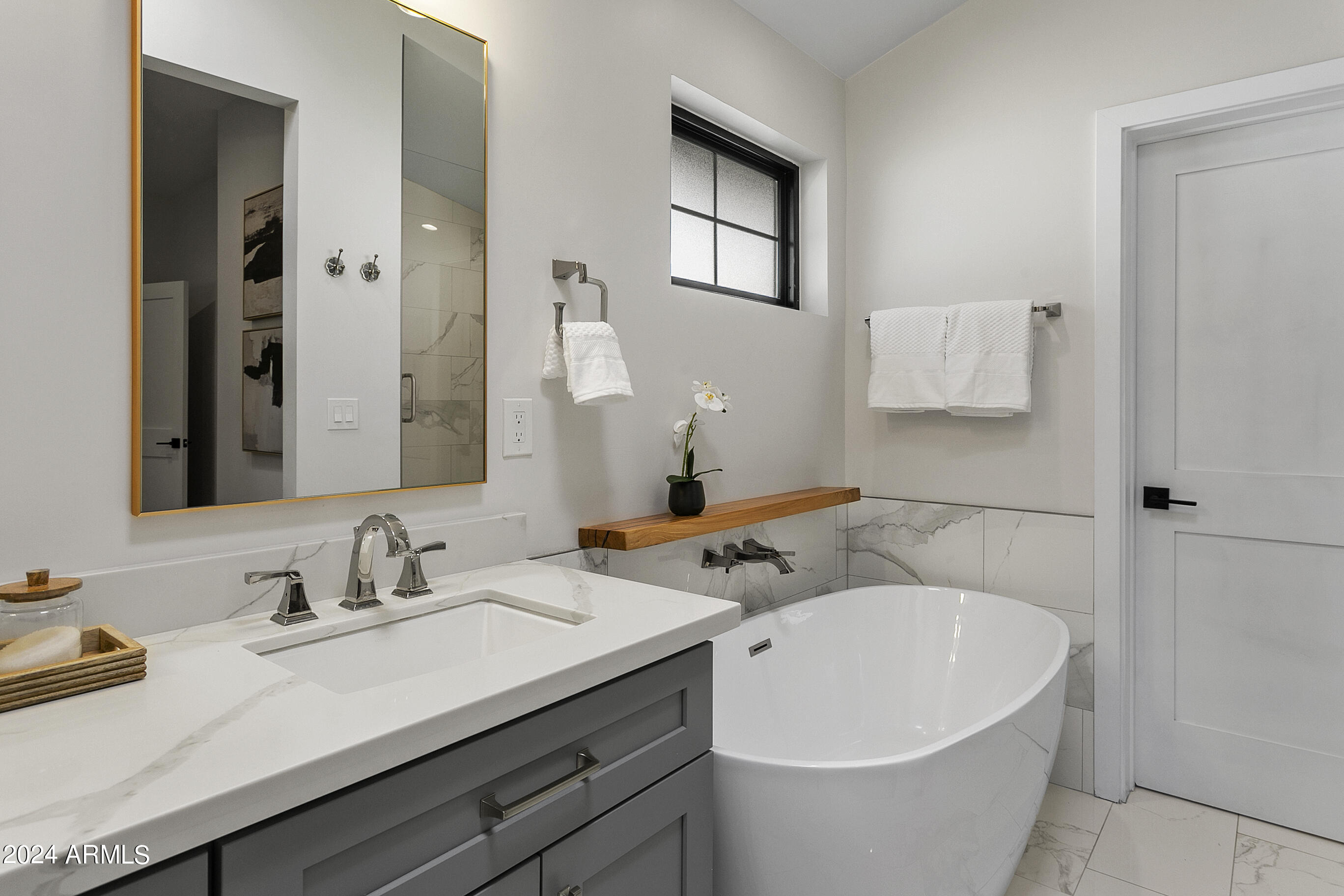 9248 S LAKESHORE Drive