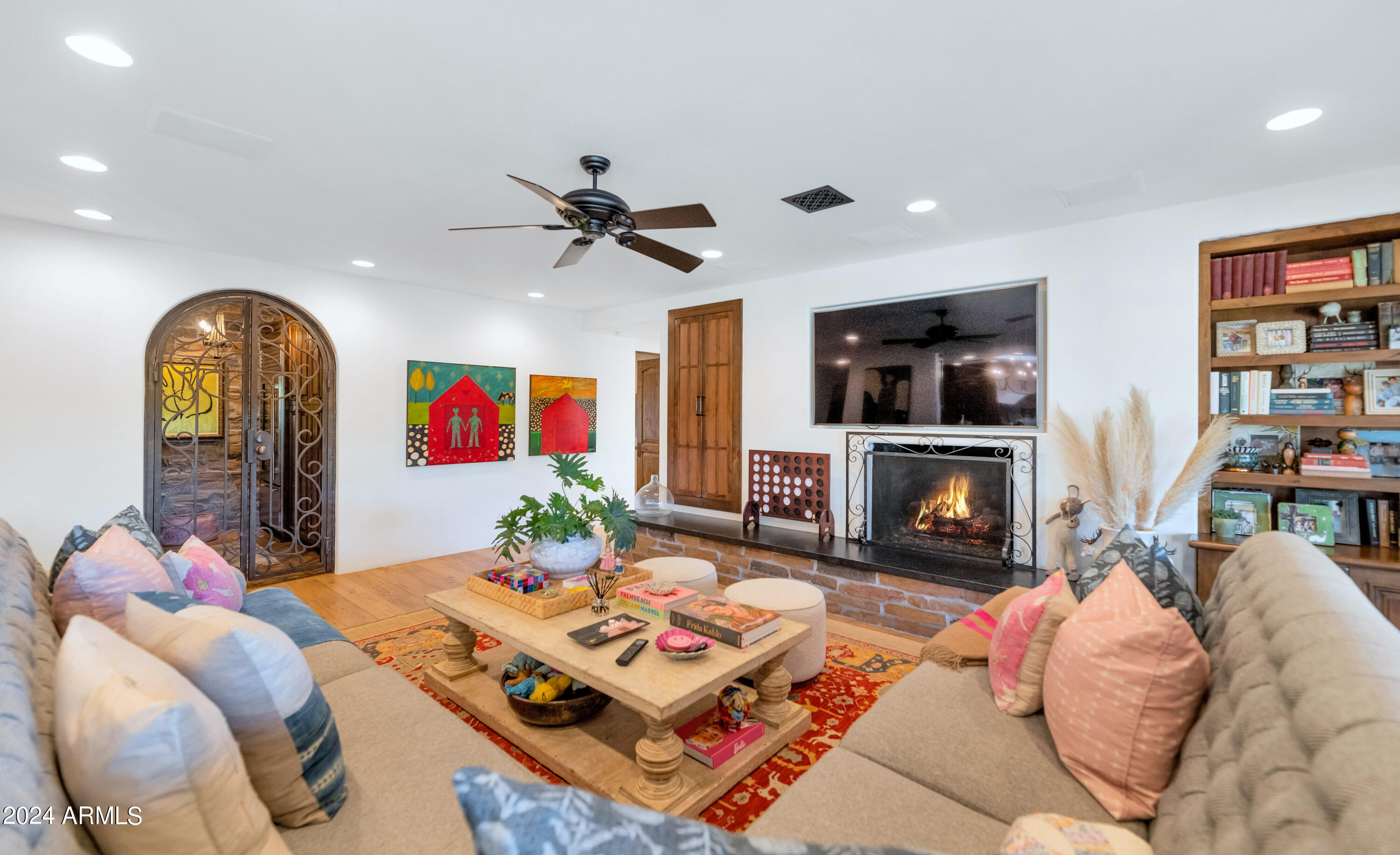 5409 E CAMELHILL Road