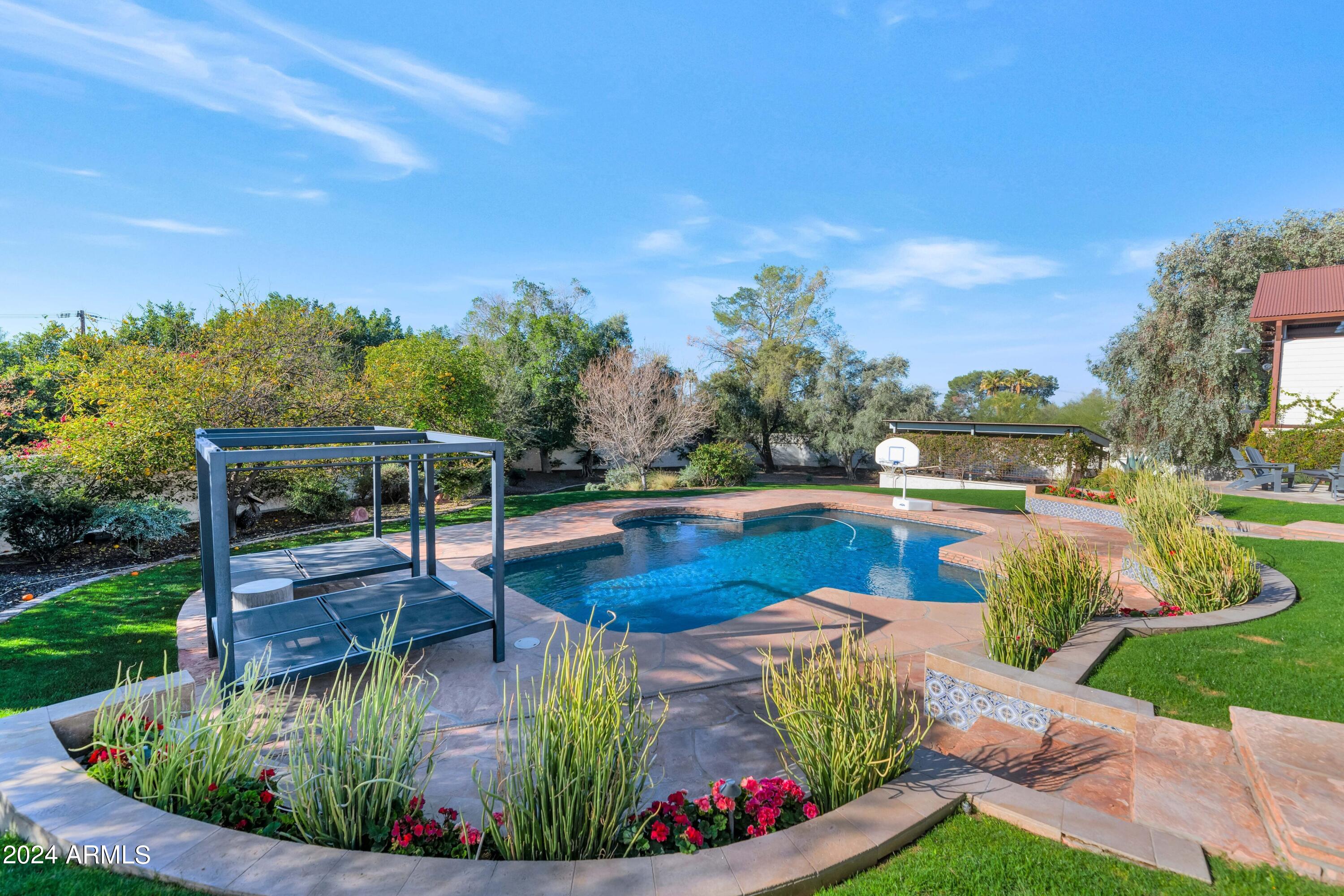 5409 E CAMELHILL Road