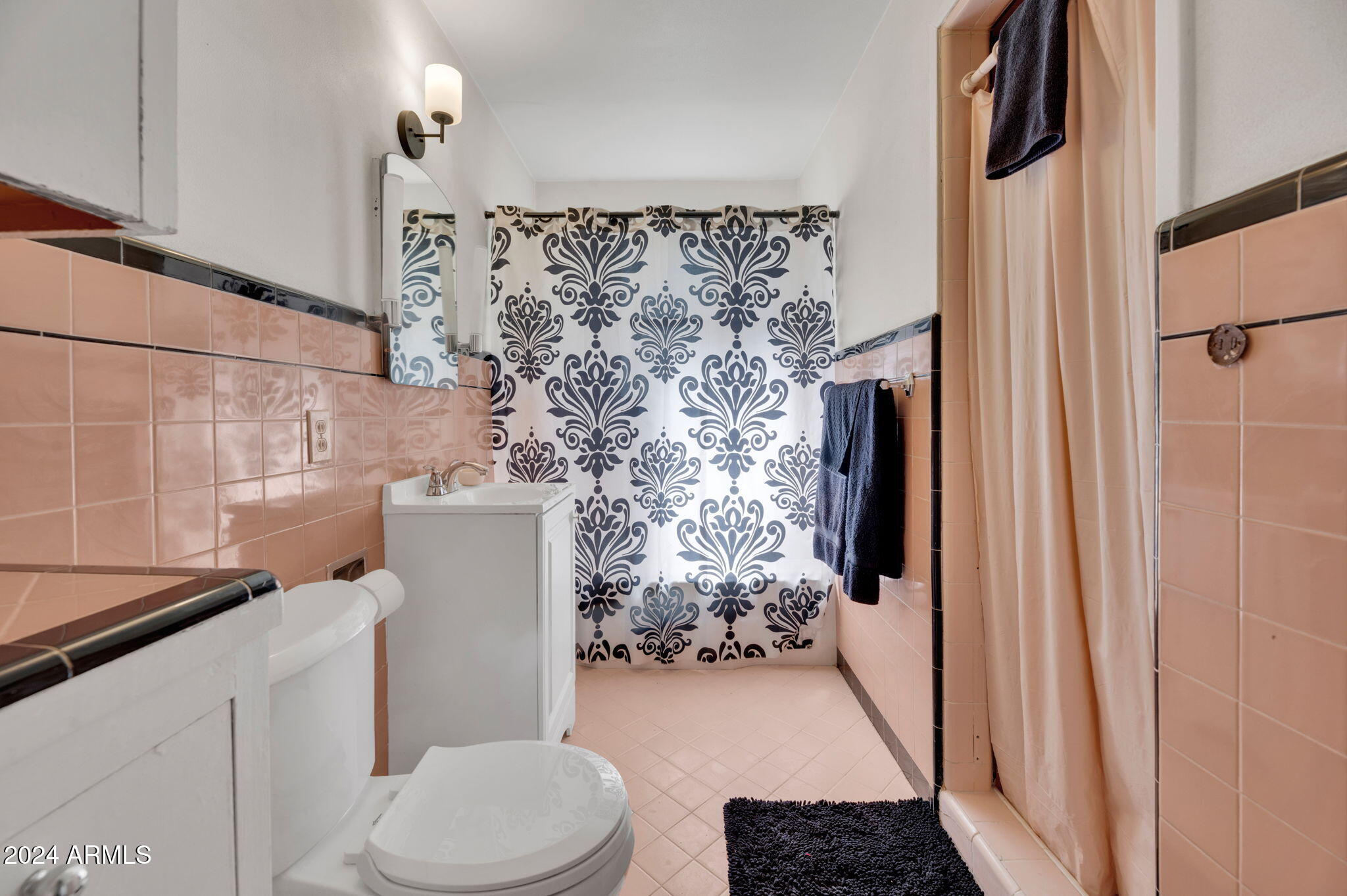 504 E PASADENA Avenue