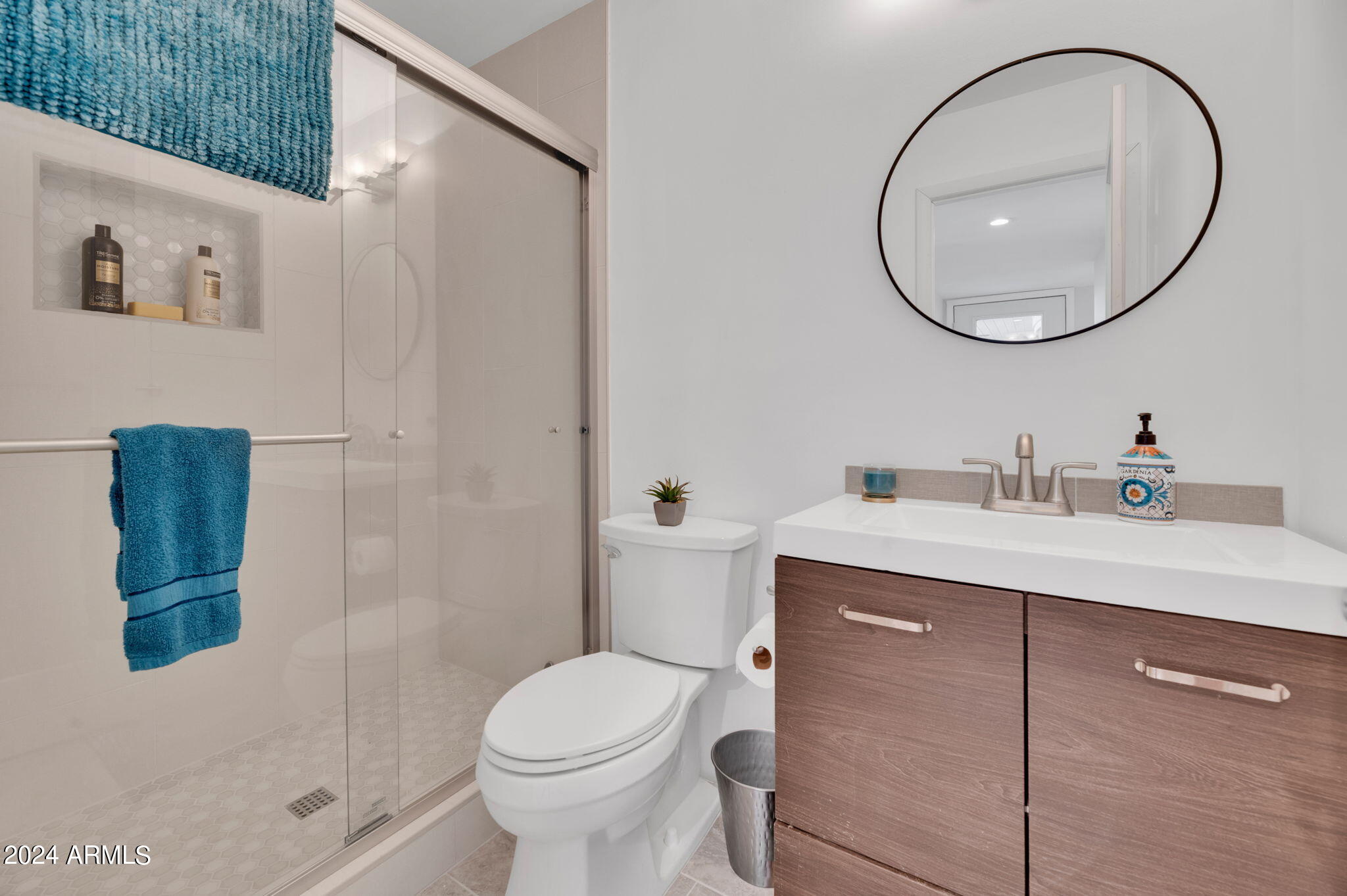 504 E PASADENA Avenue