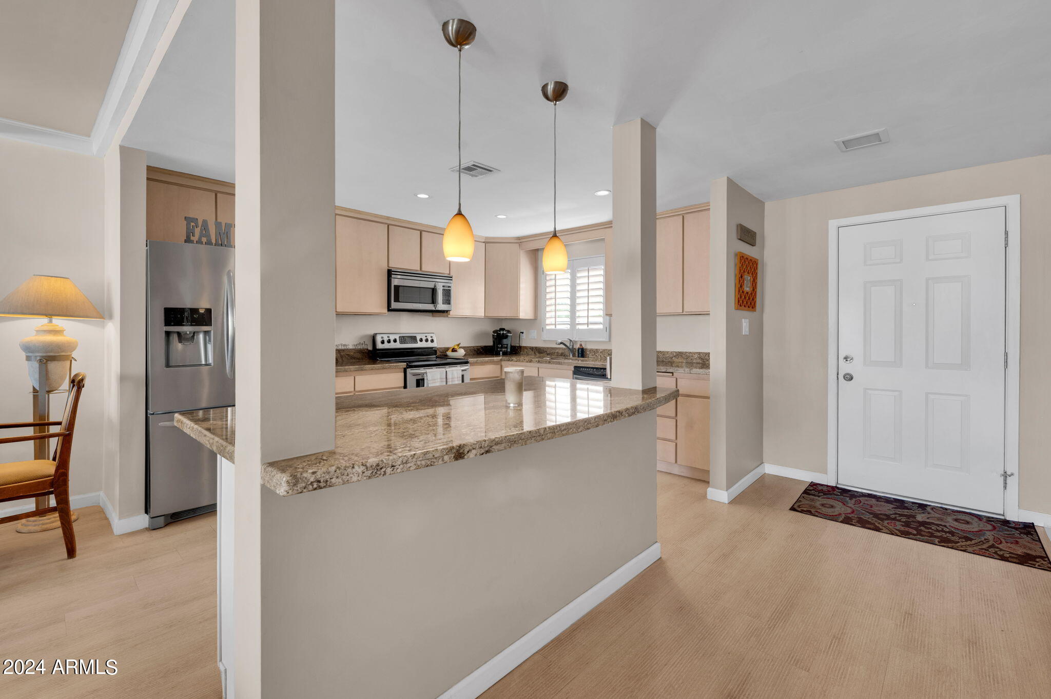 504 E PASADENA Avenue