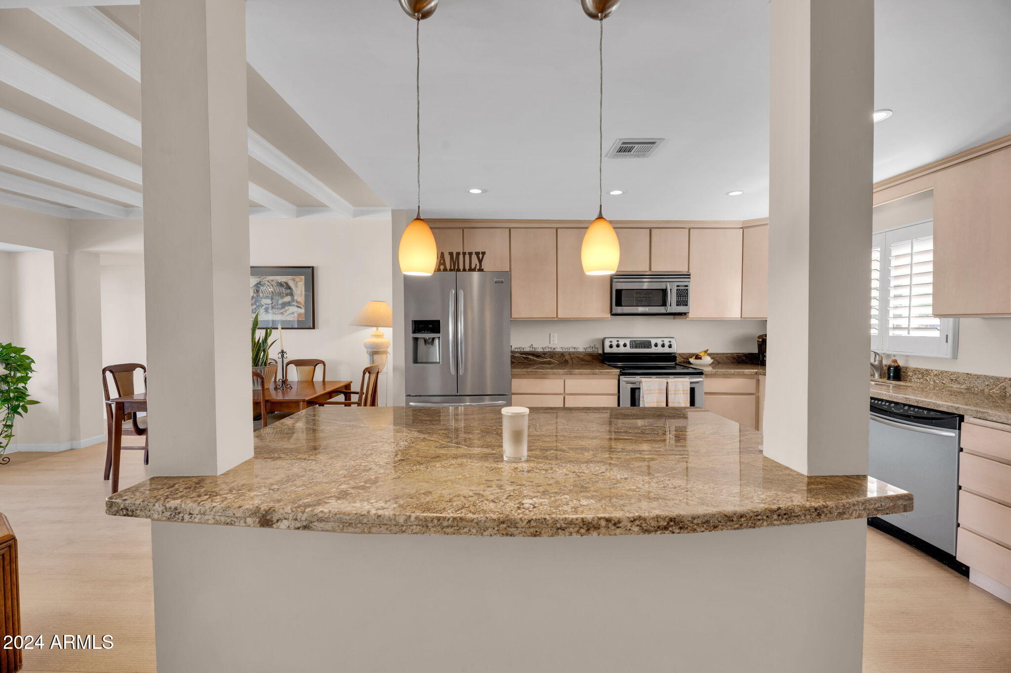 504 E PASADENA Avenue