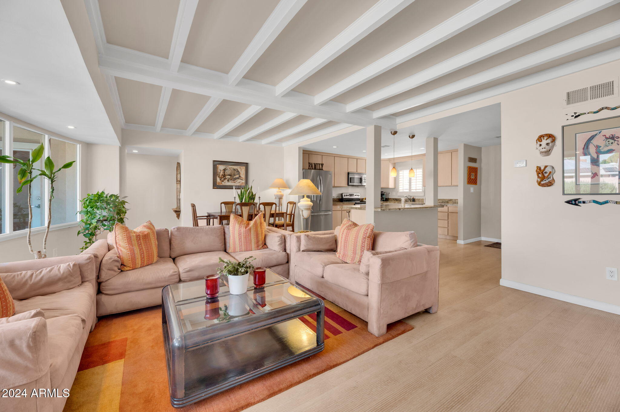 504 E PASADENA Avenue