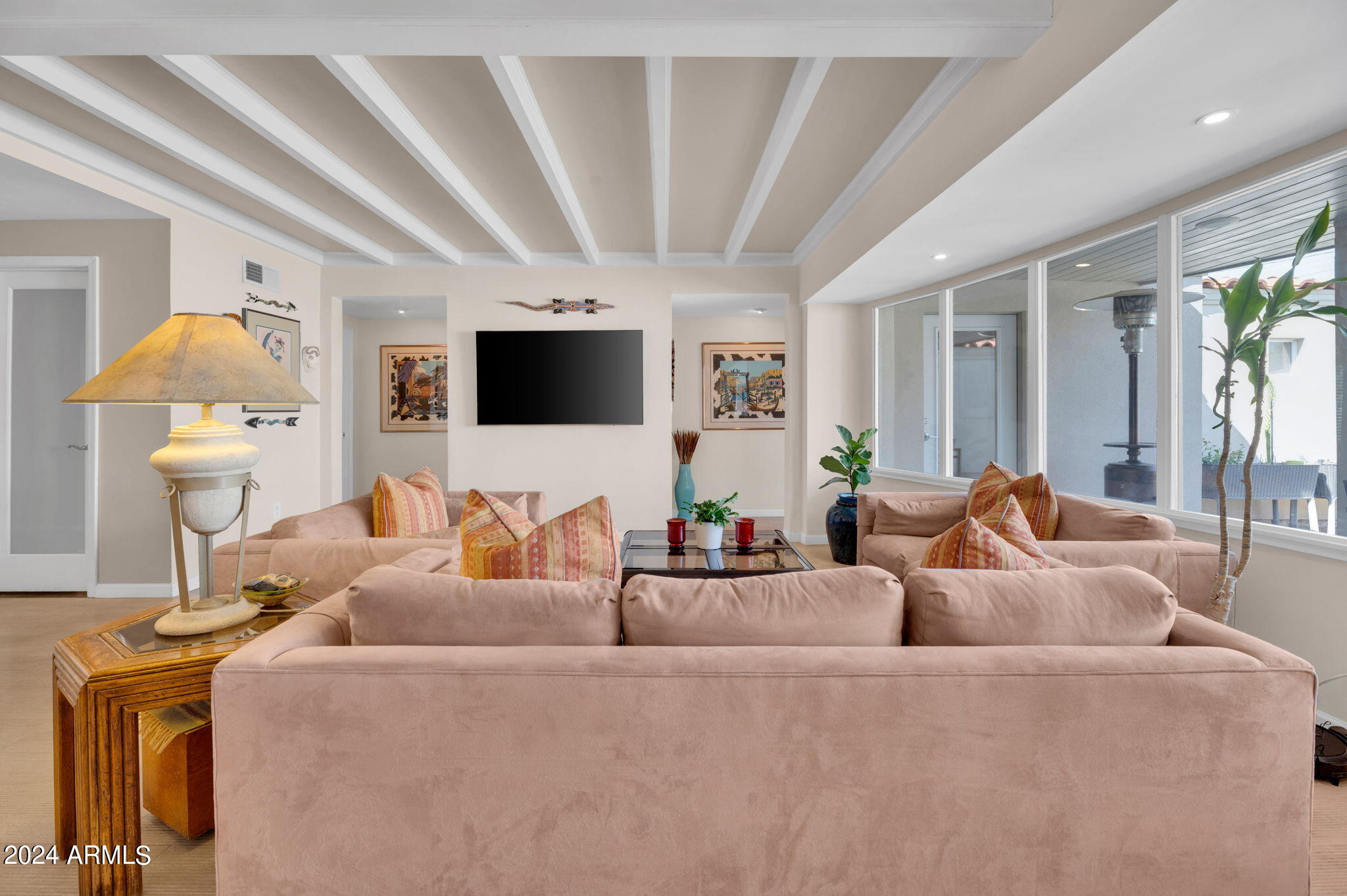 504 E PASADENA Avenue