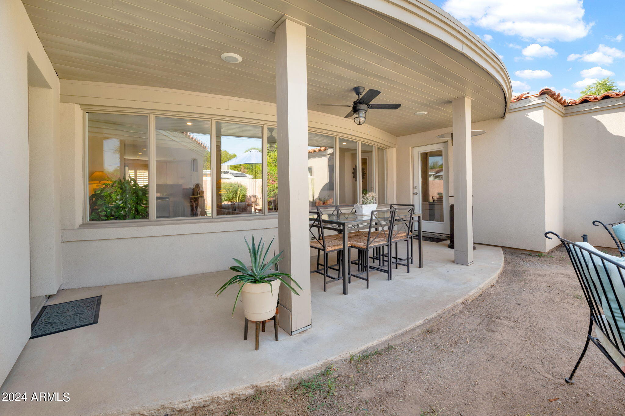 504 E PASADENA Avenue