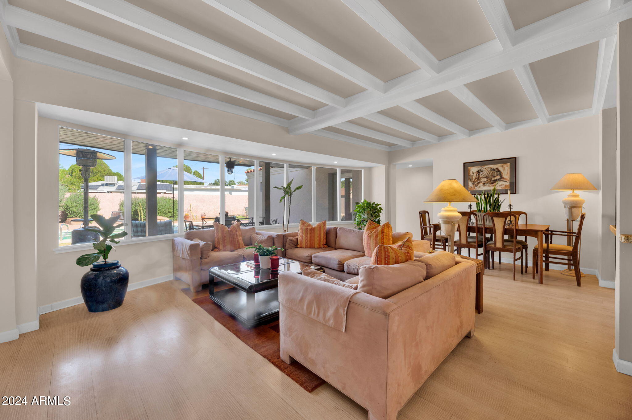 504 E PASADENA Avenue