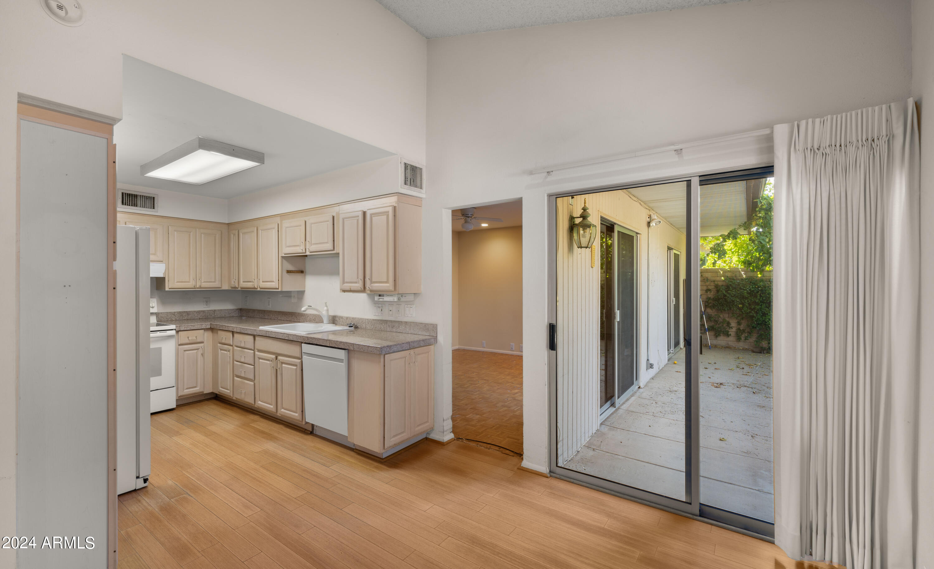 4800 N 68TH Street # 373
