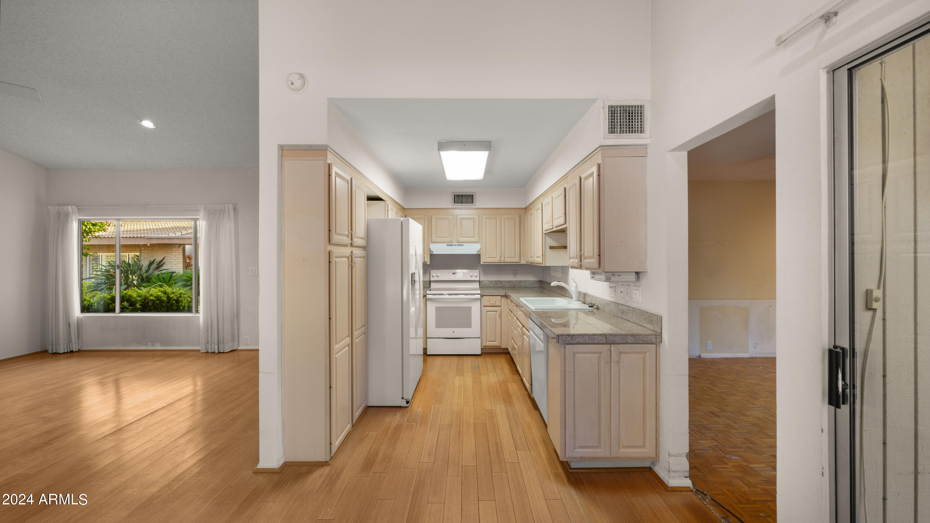 4800 N 68TH Street # 373